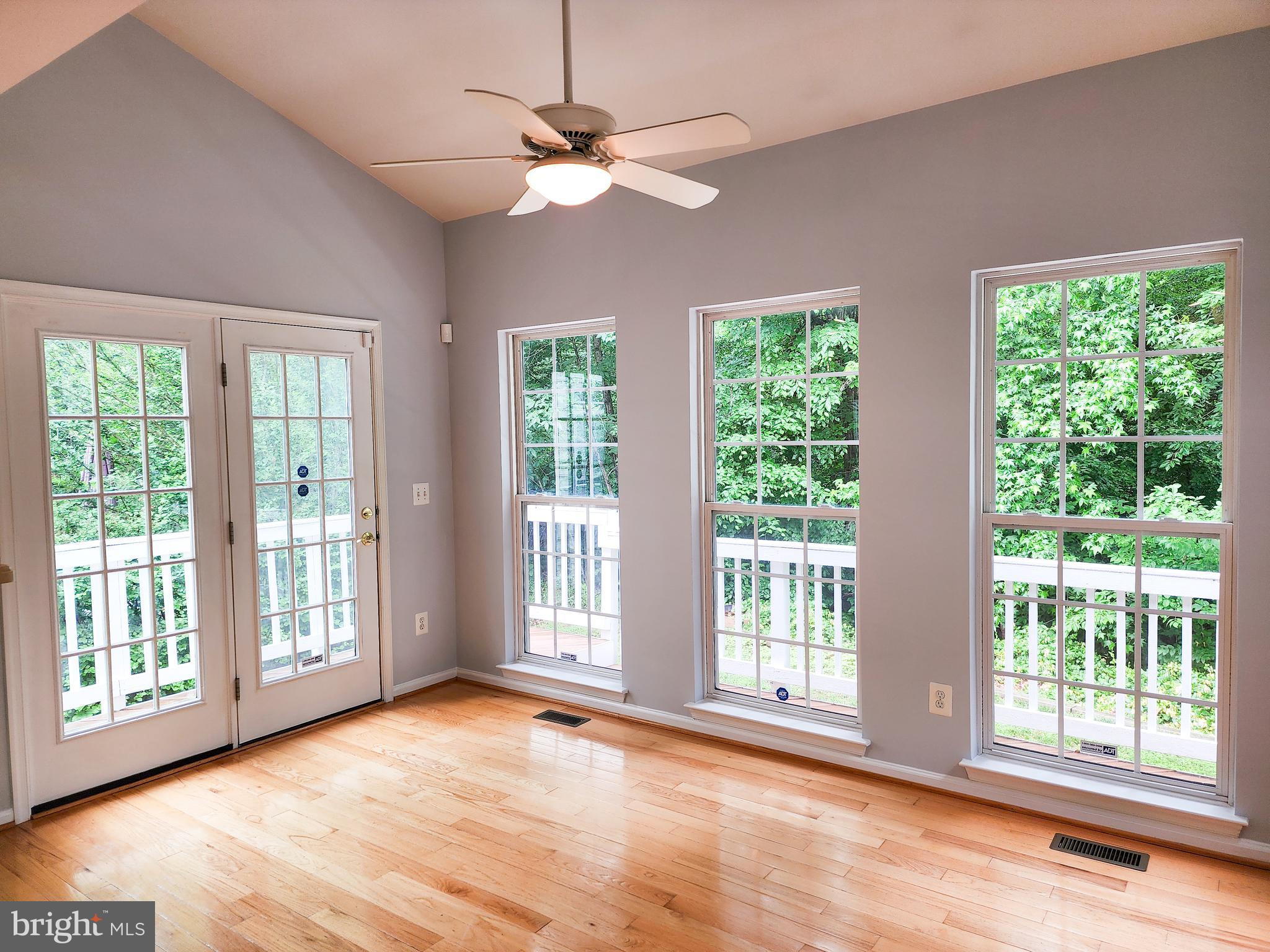 LORTON TOWN CNTR LANDBAY - Residential