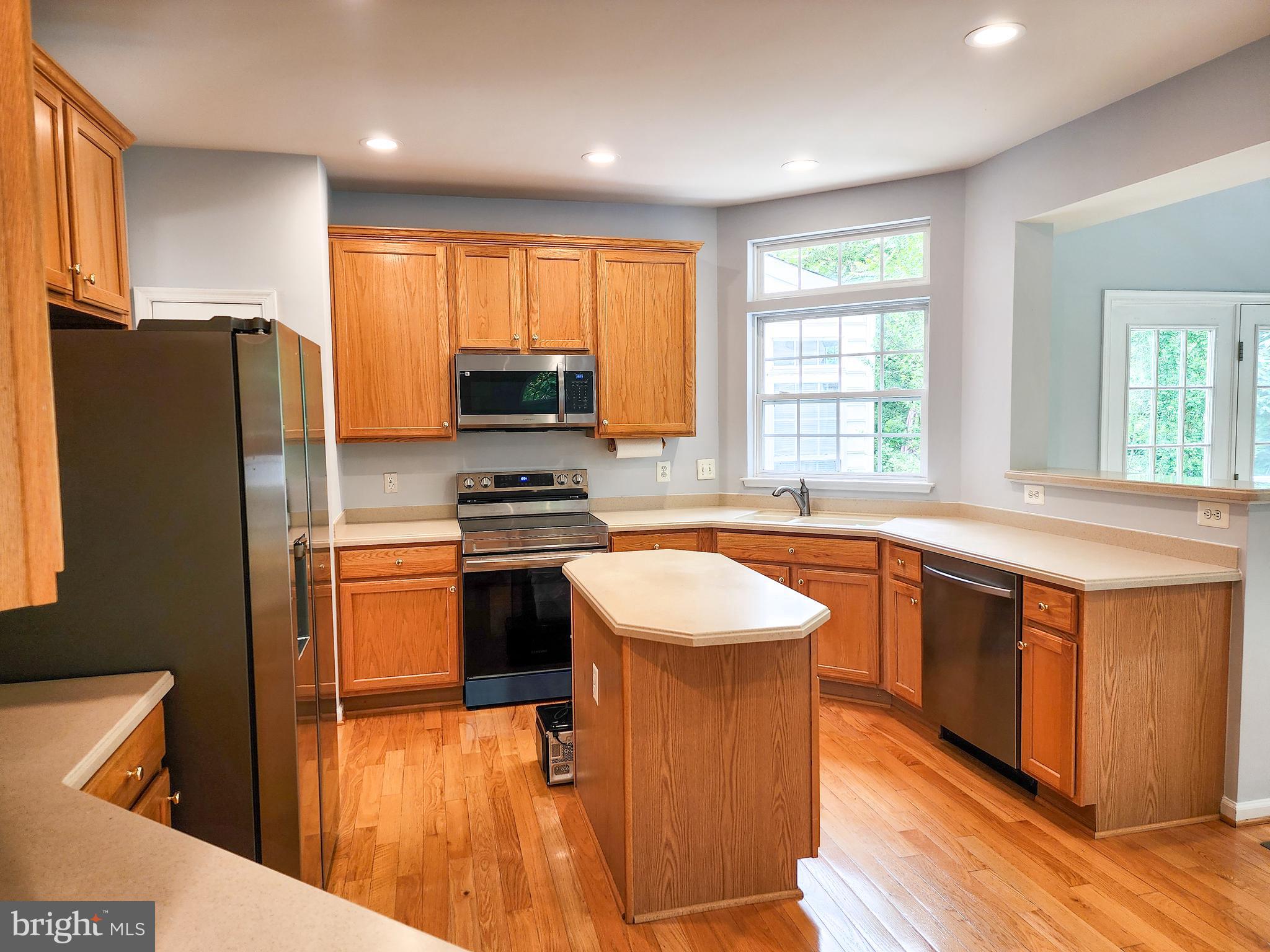 LORTON TOWN CNTR LANDBAY - Residential