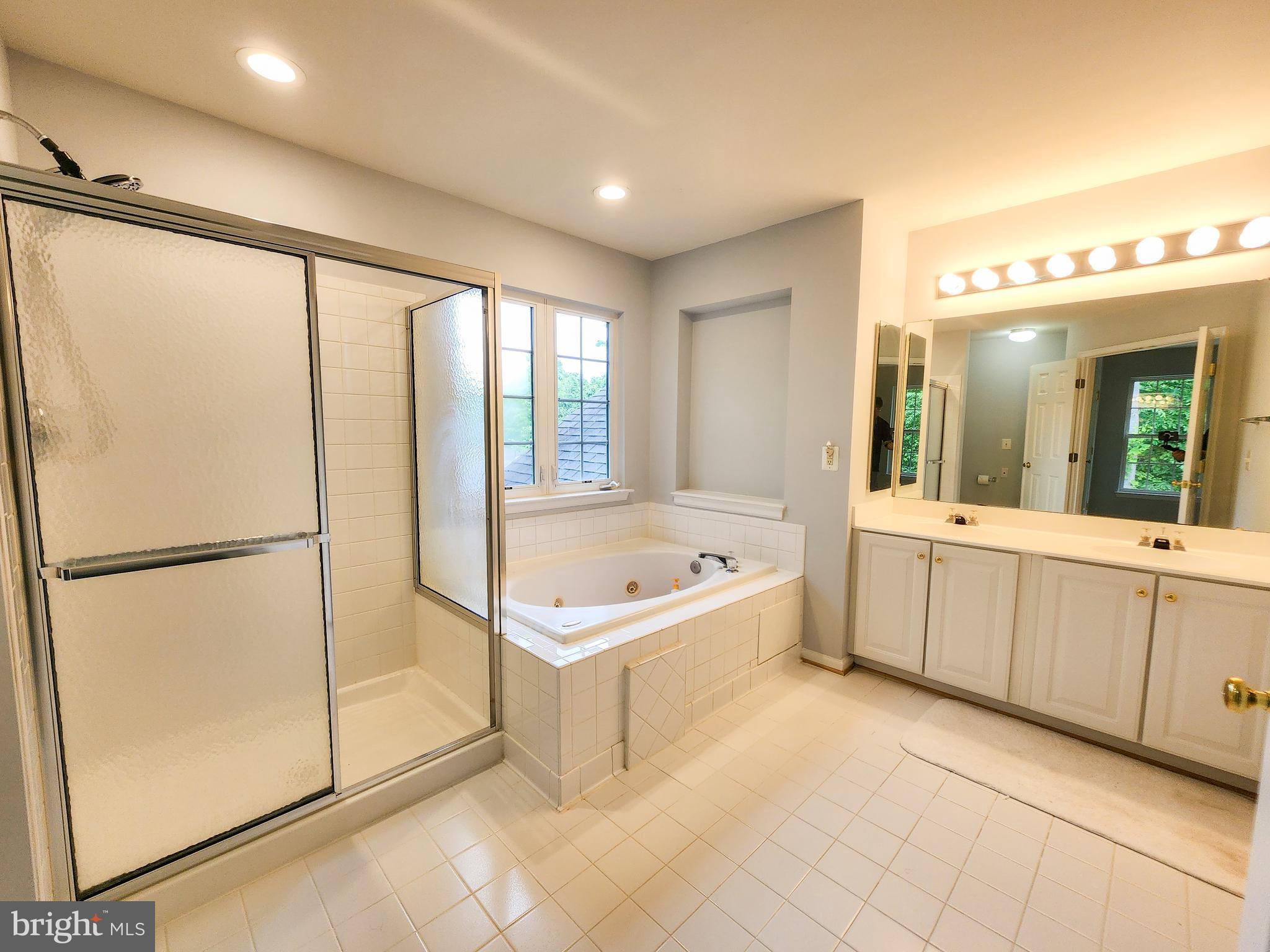 LORTON TOWN CNTR LANDBAY - Residential