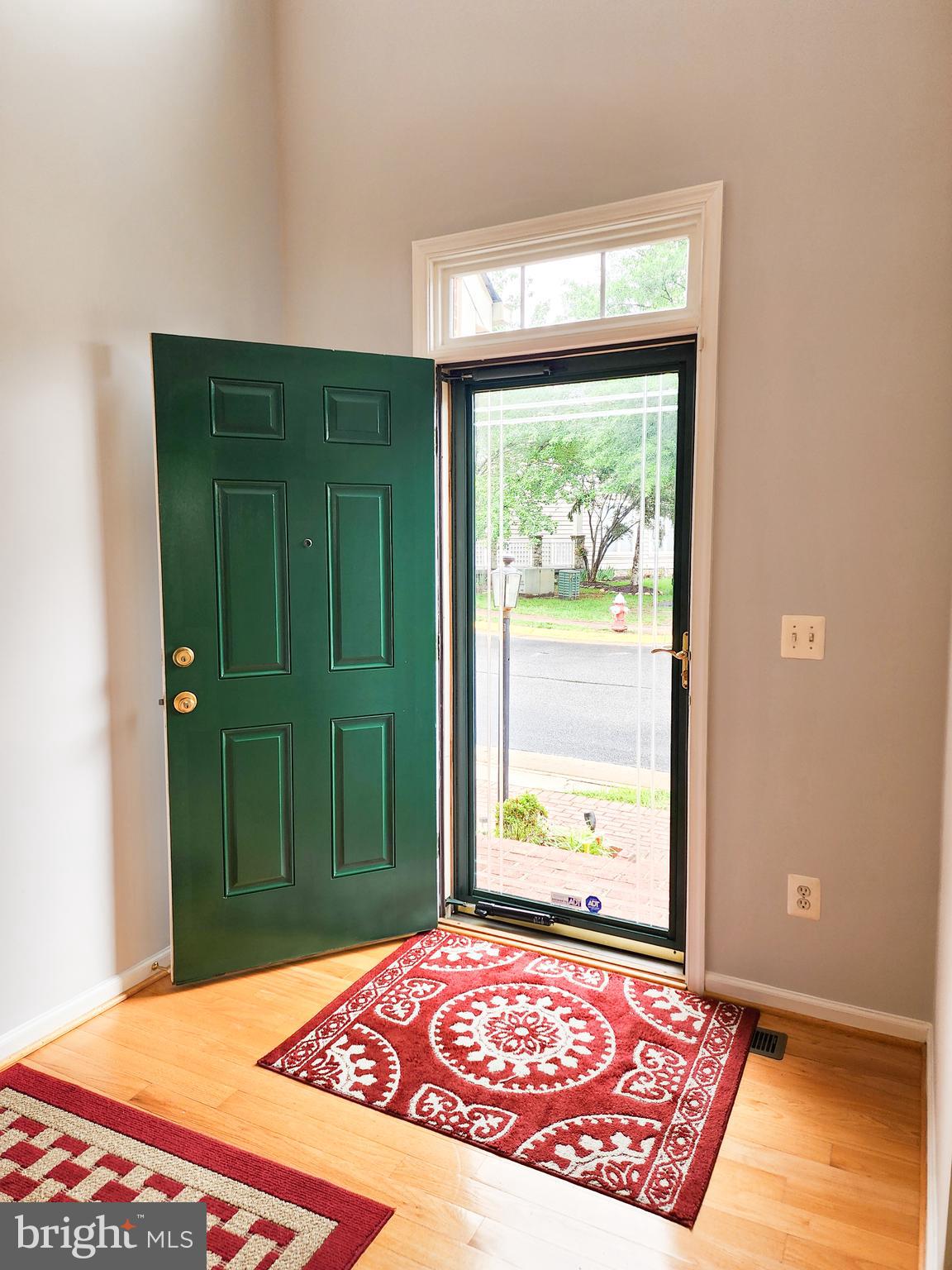 LORTON TOWN CNTR LANDBAY - Residential