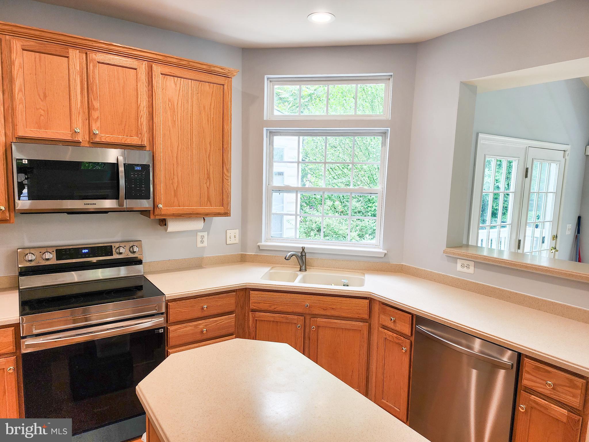 LORTON TOWN CNTR LANDBAY - Residential