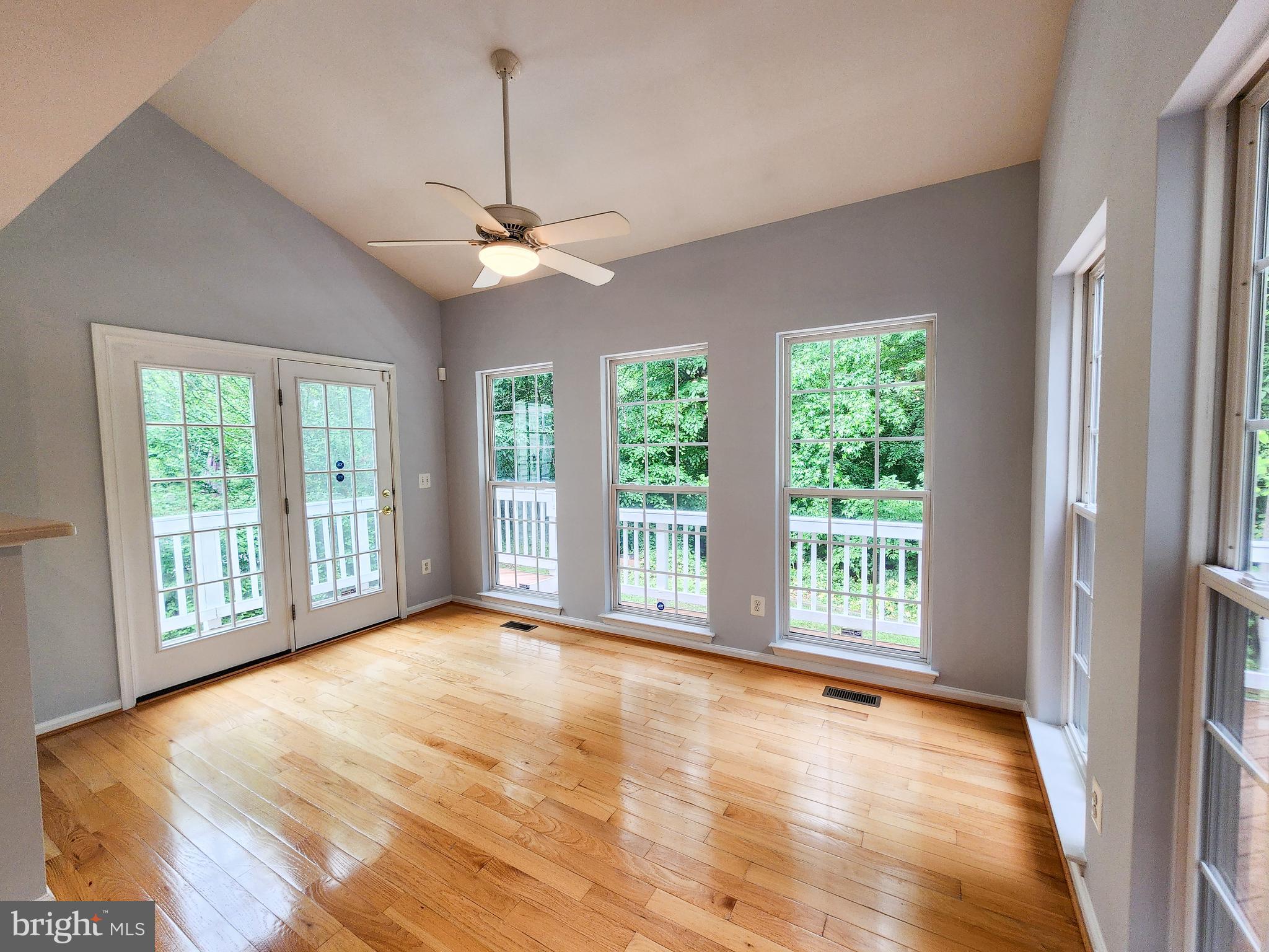 LORTON TOWN CNTR LANDBAY - Residential