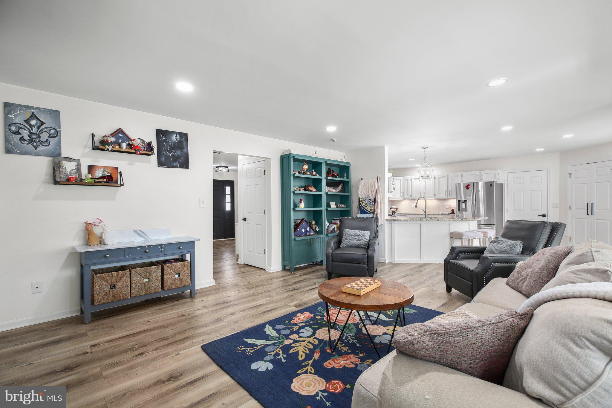 RIDGE POINTE - Residential