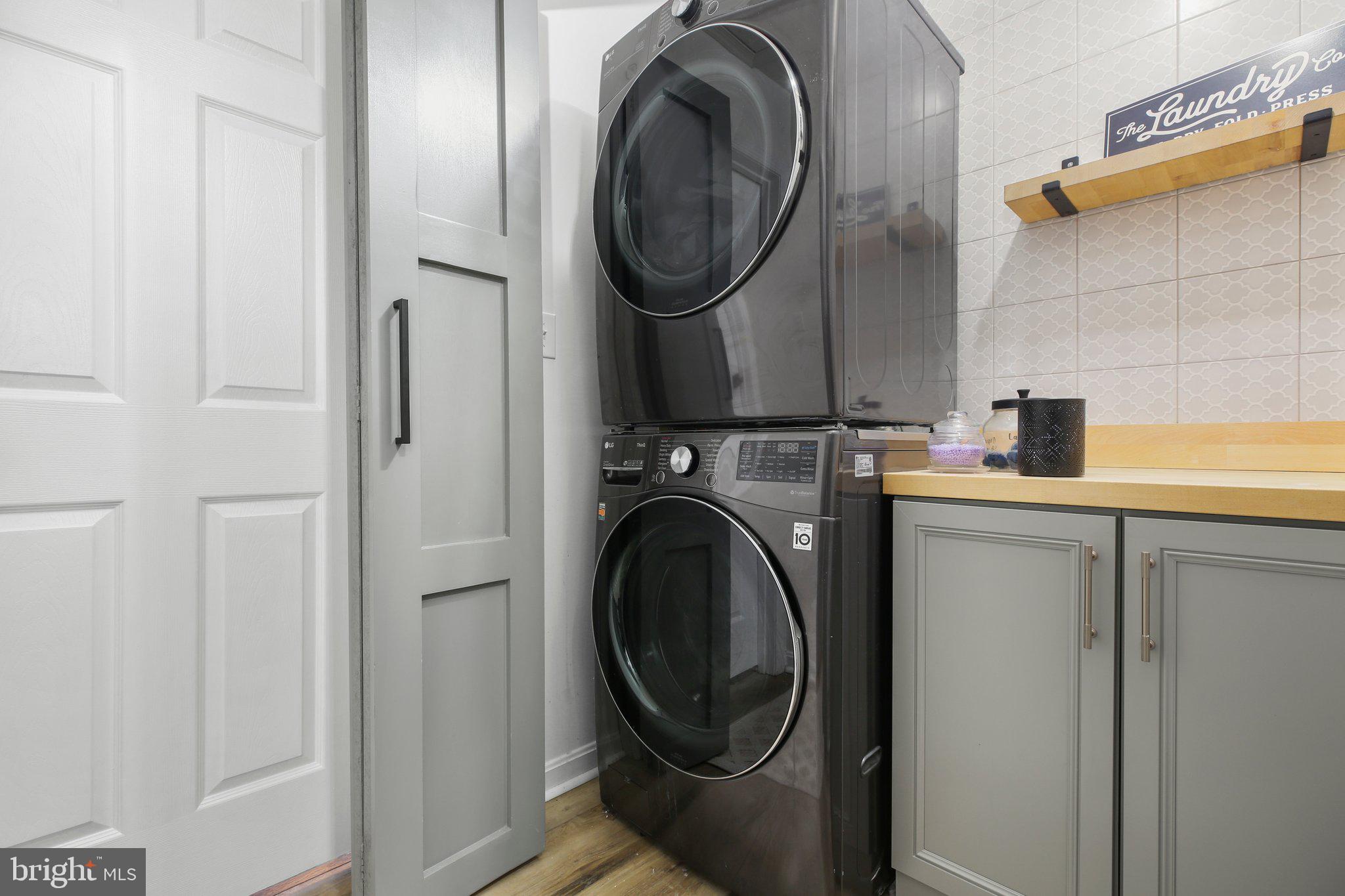 RIDGE POINTE - Residential