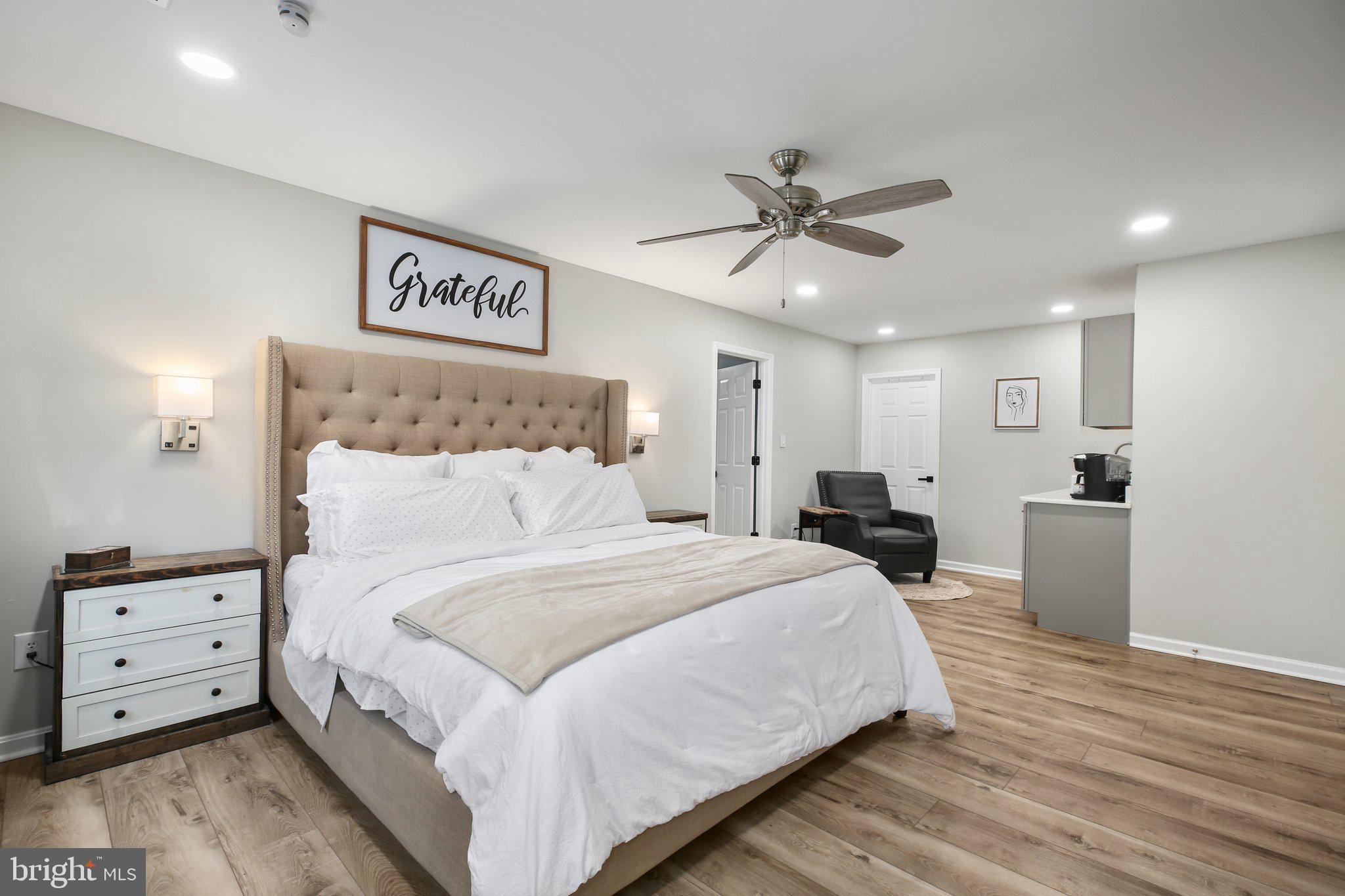 RIDGE POINTE - Residential