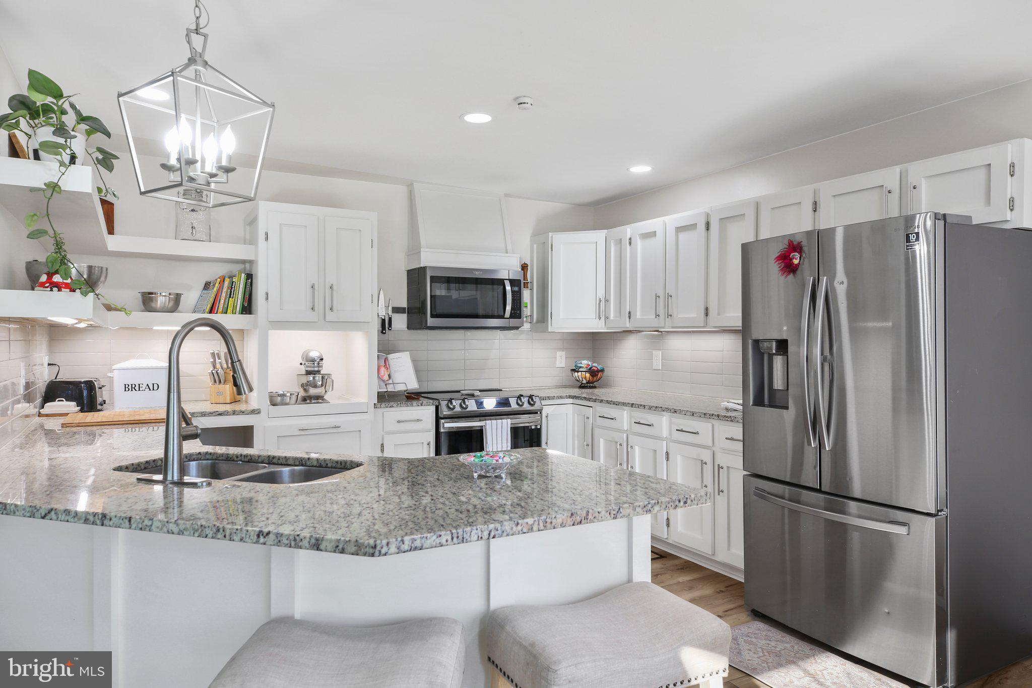 RIDGE POINTE - Residential