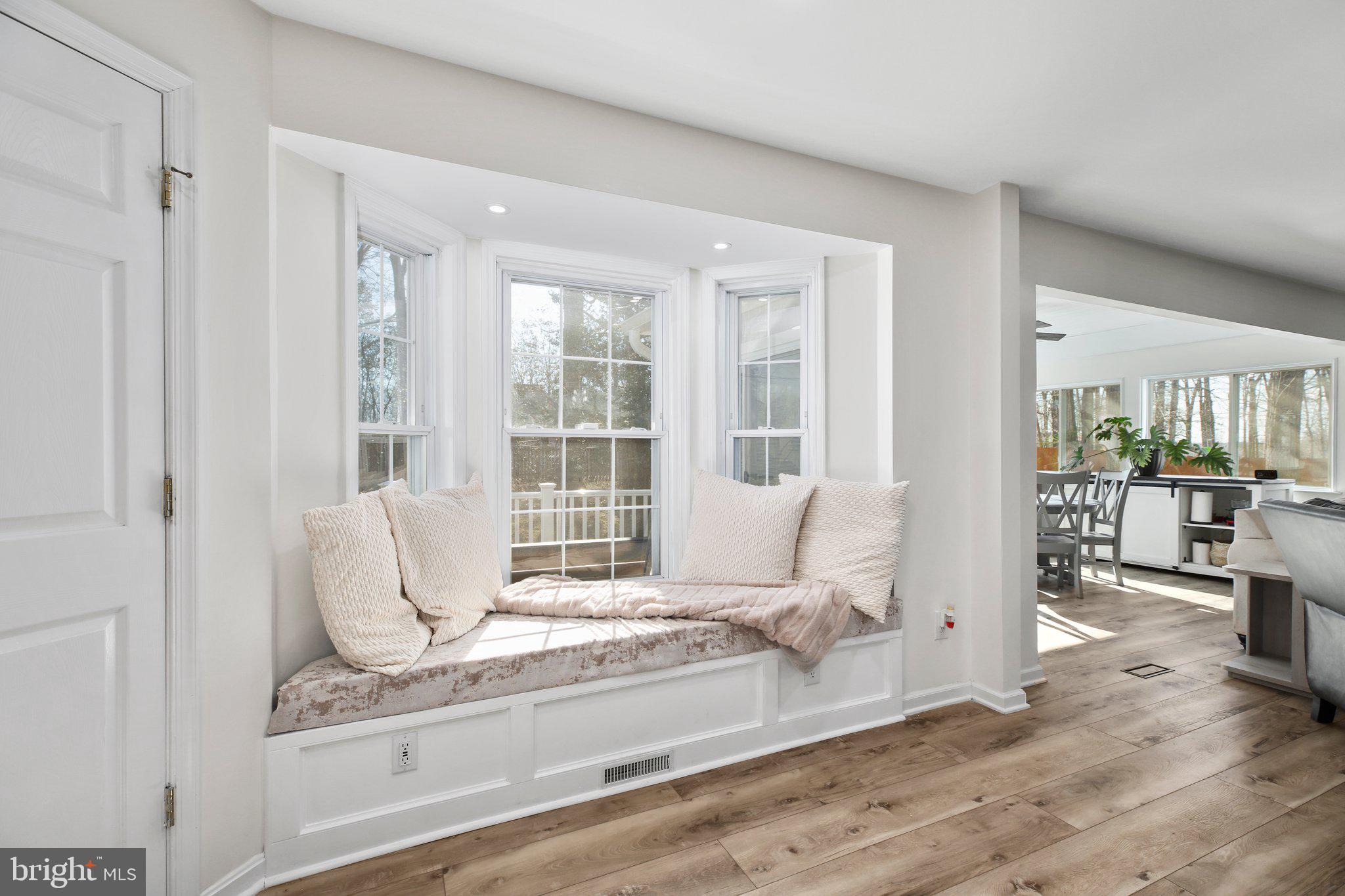 RIDGE POINTE - Residential