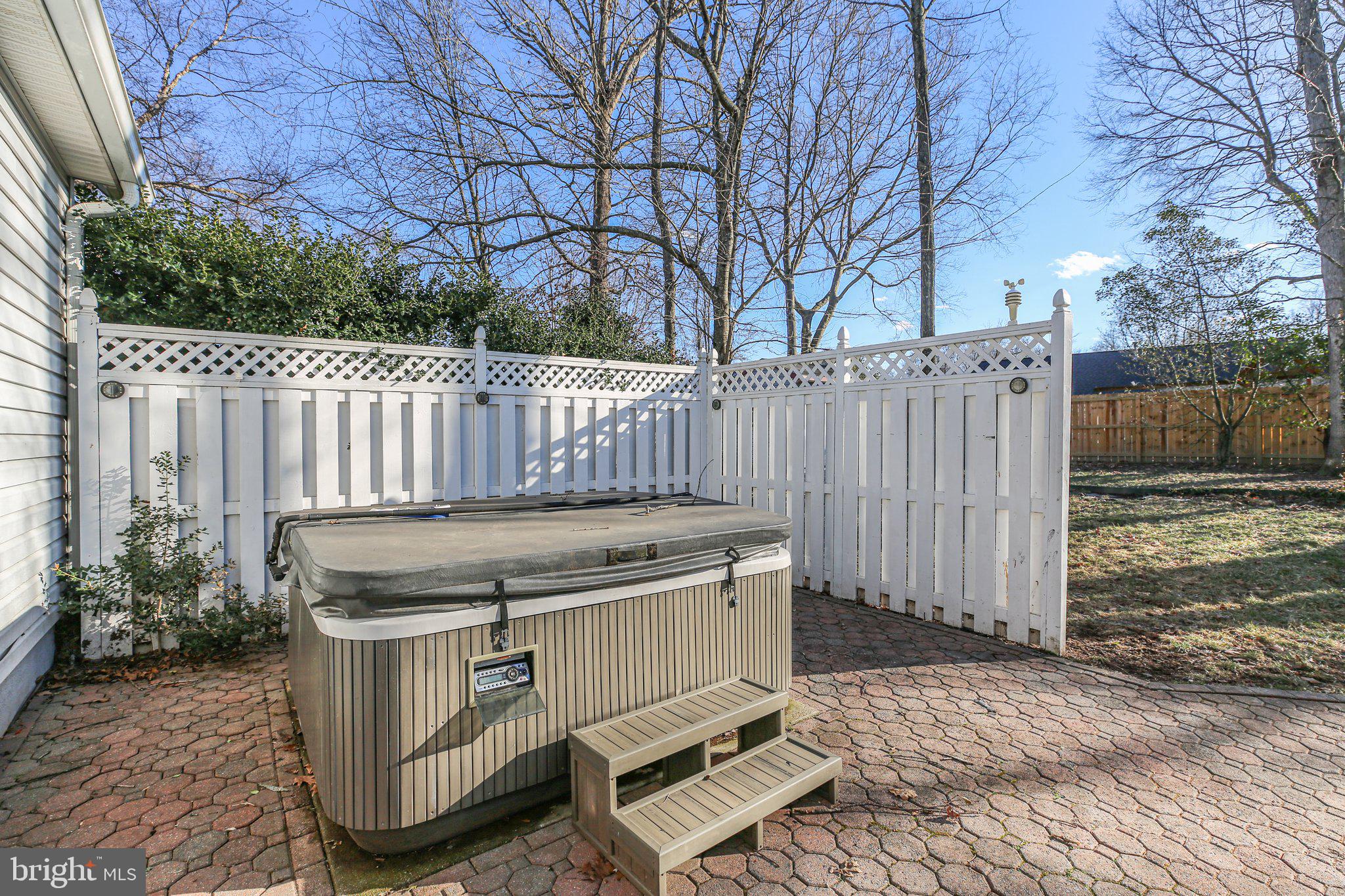 RIDGE POINTE - Residential