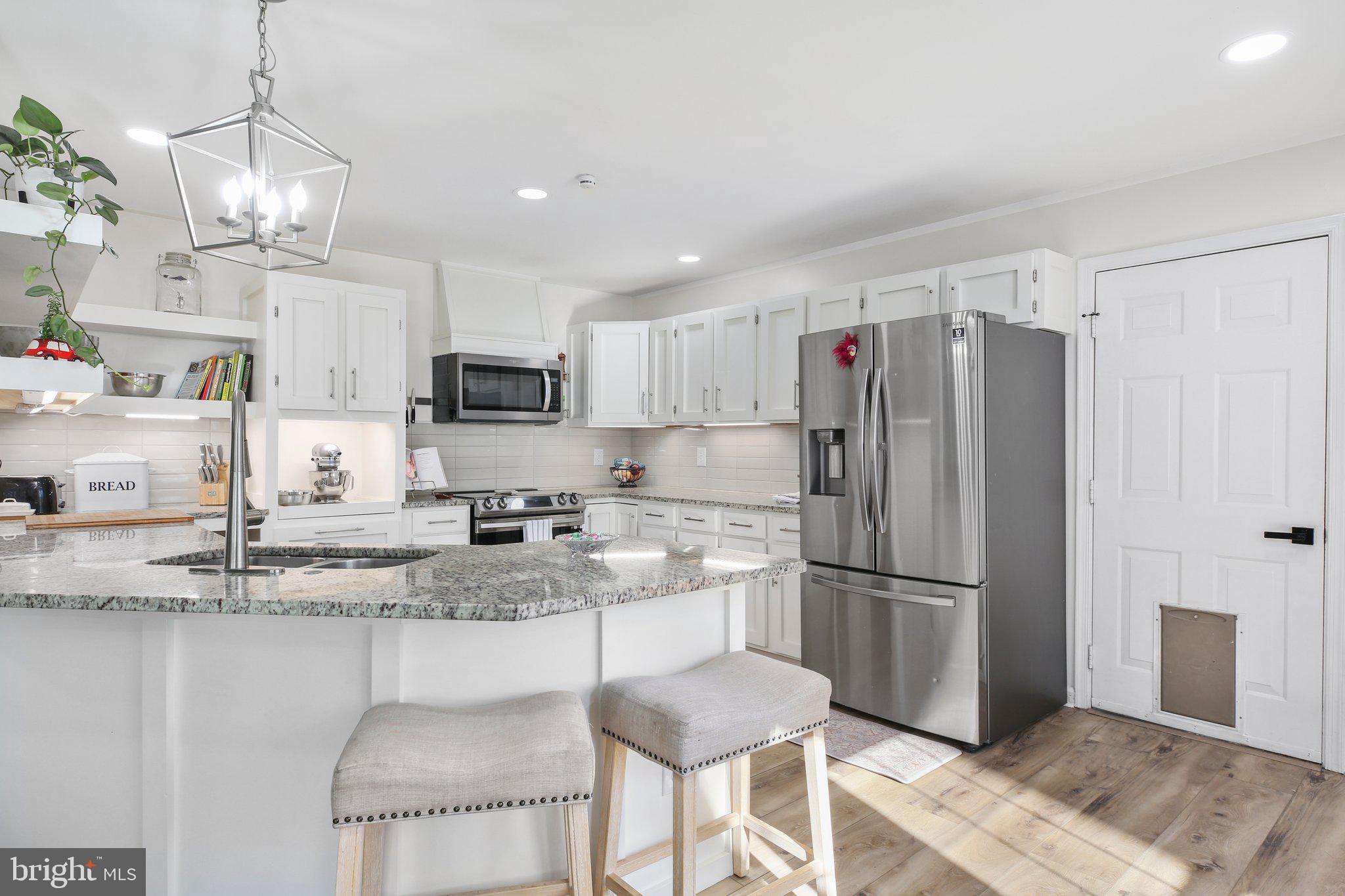 RIDGE POINTE - Residential