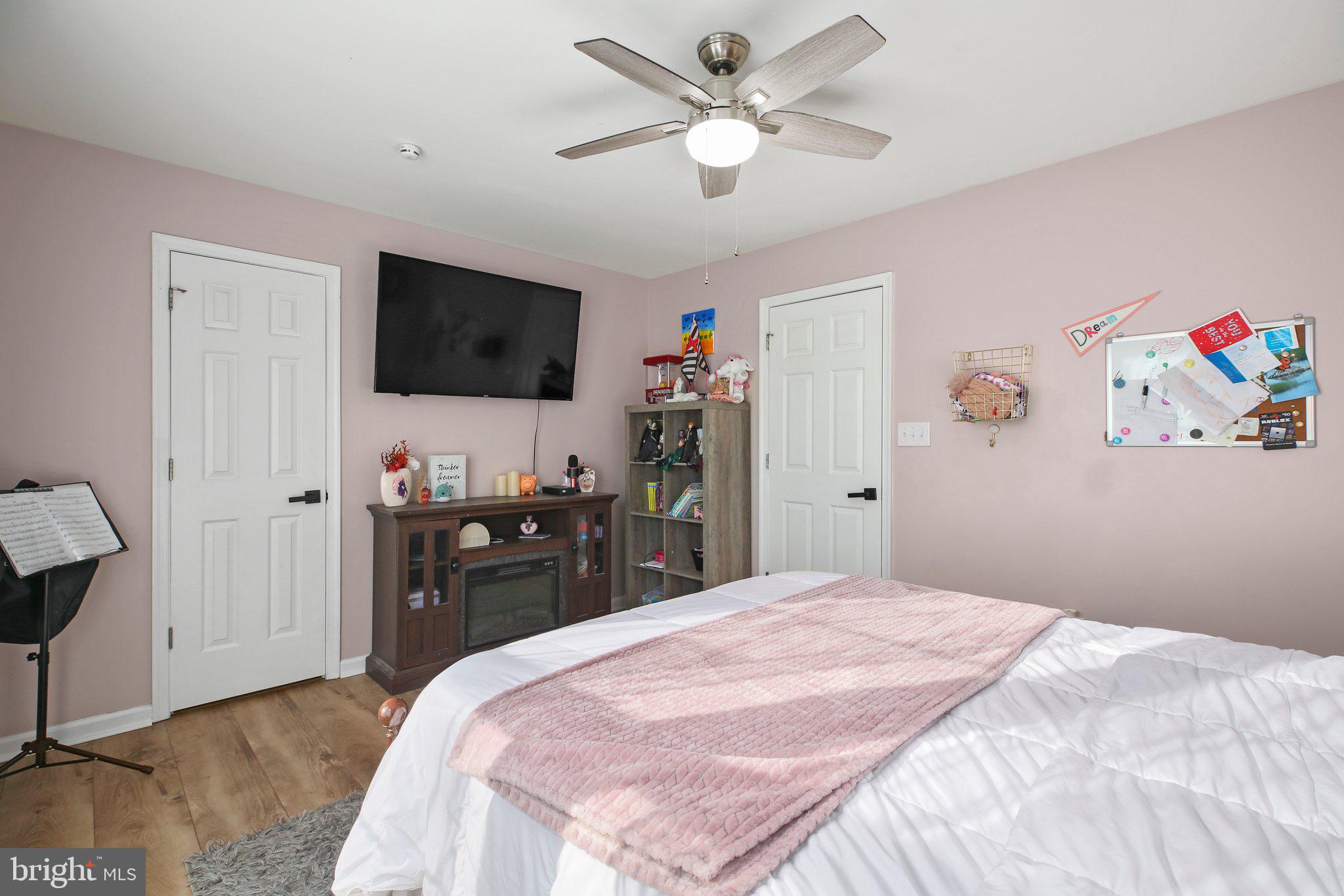 RIDGE POINTE - Residential