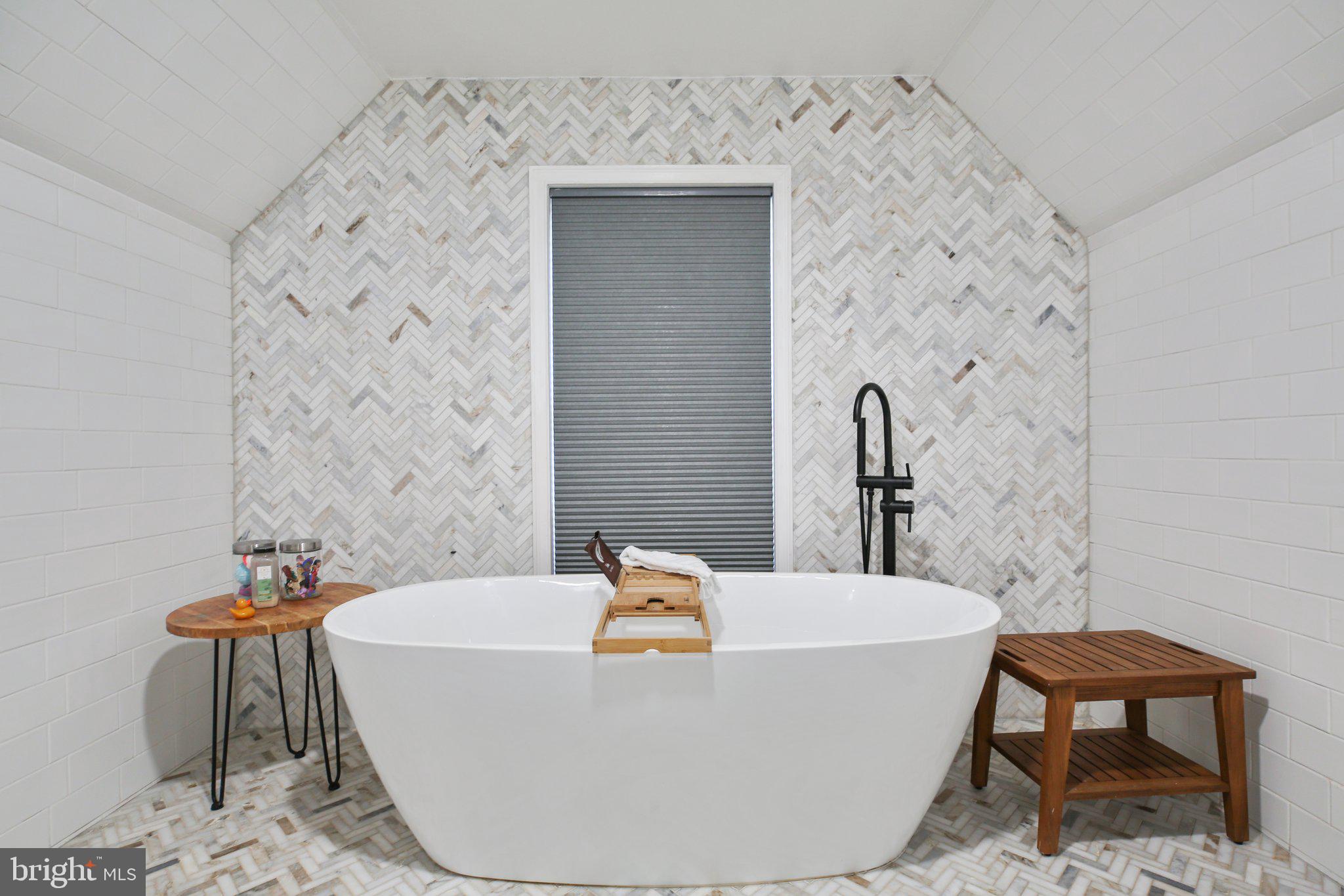 RIDGE POINTE - Residential