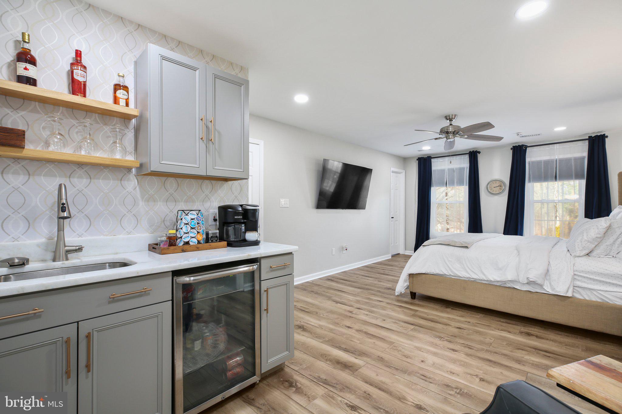 RIDGE POINTE - Residential