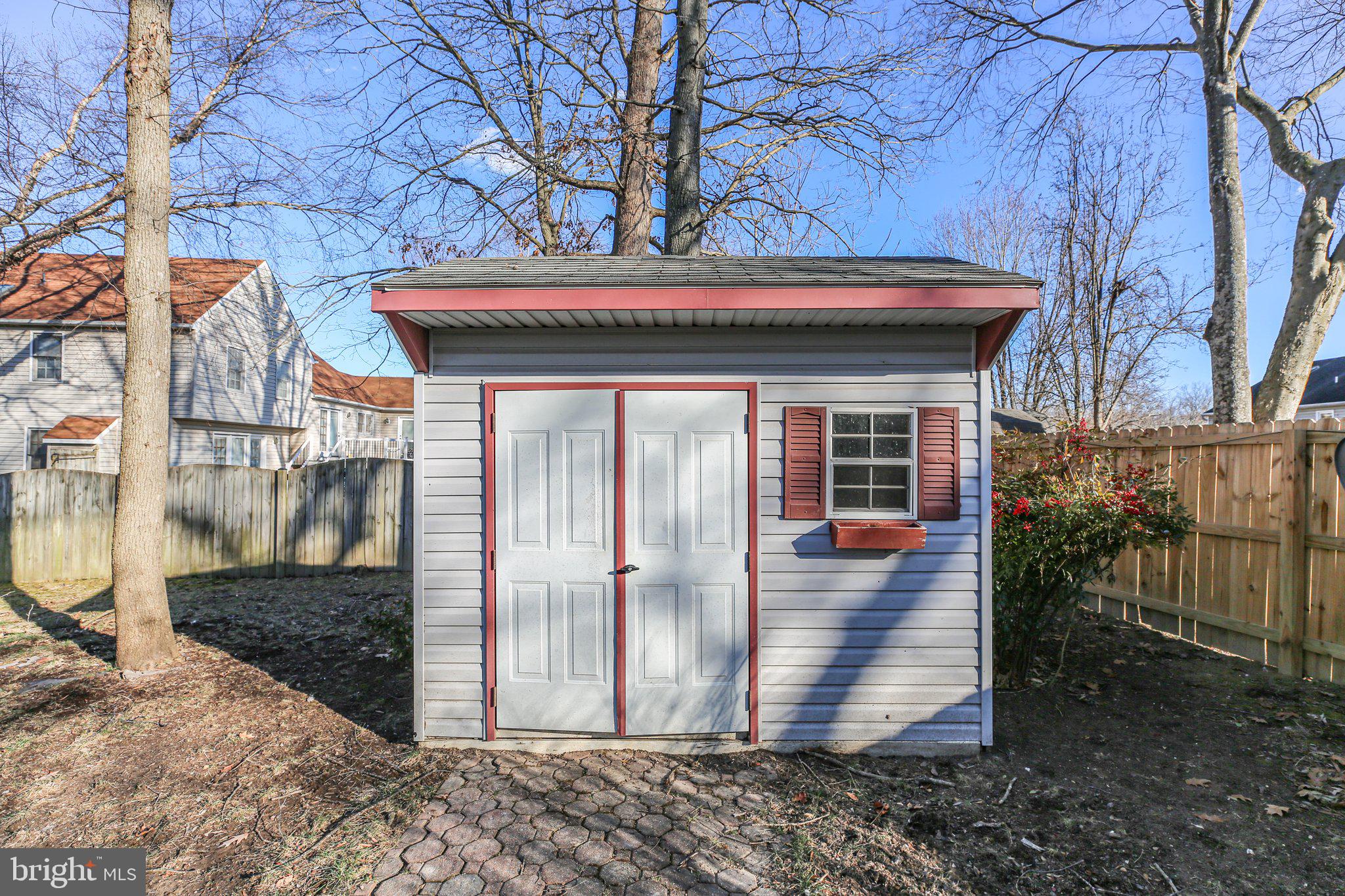 RIDGE POINTE - Residential