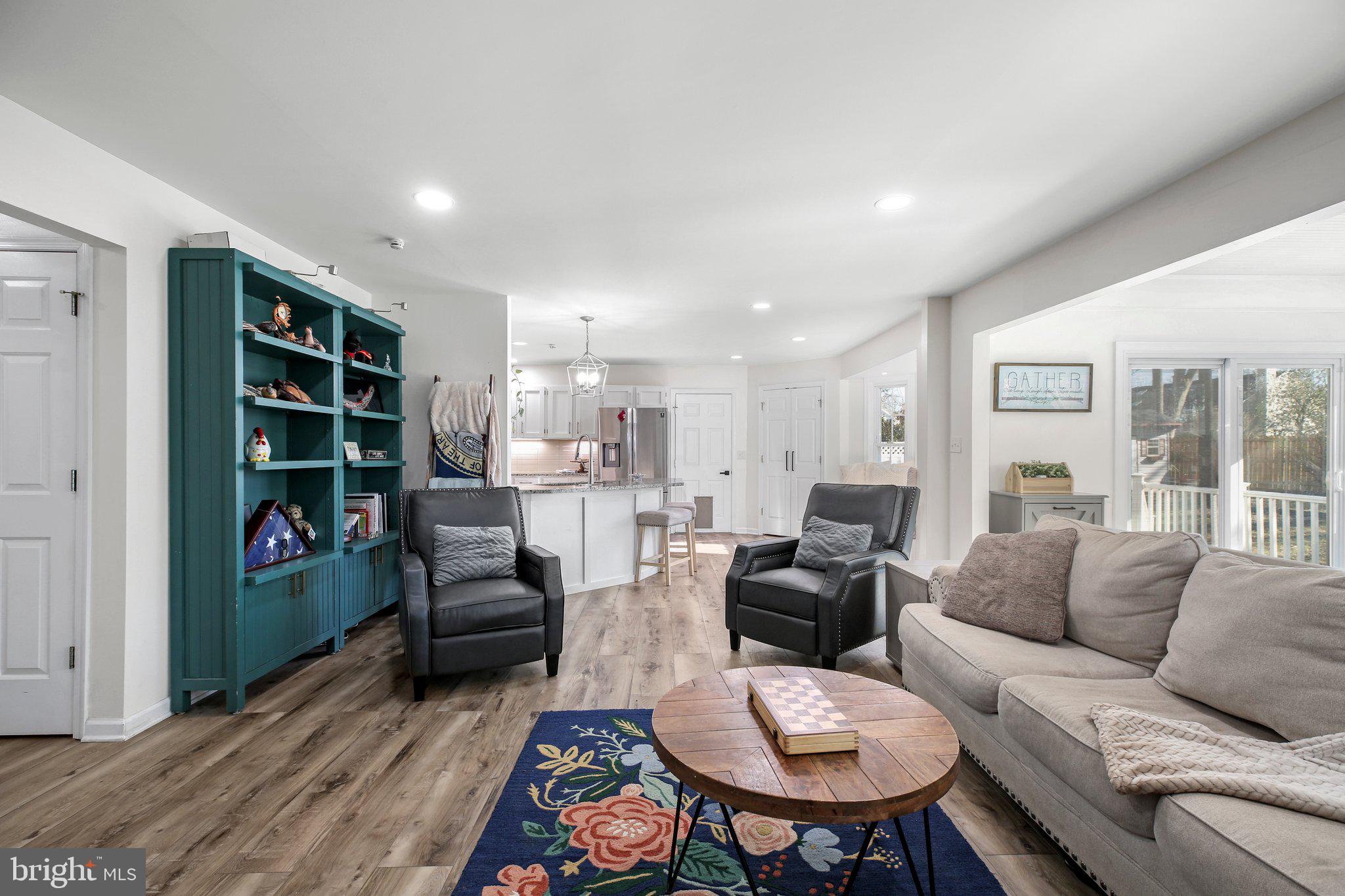 RIDGE POINTE - Residential