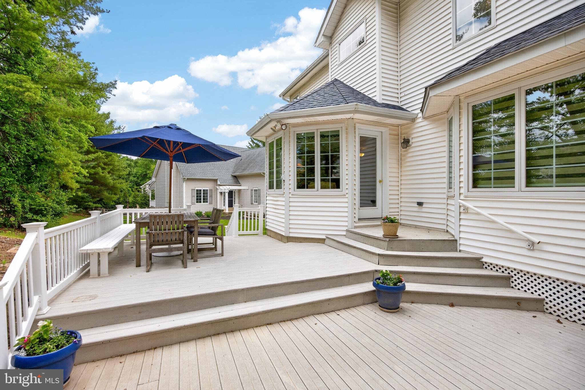 646 PERIMETER DRIVE