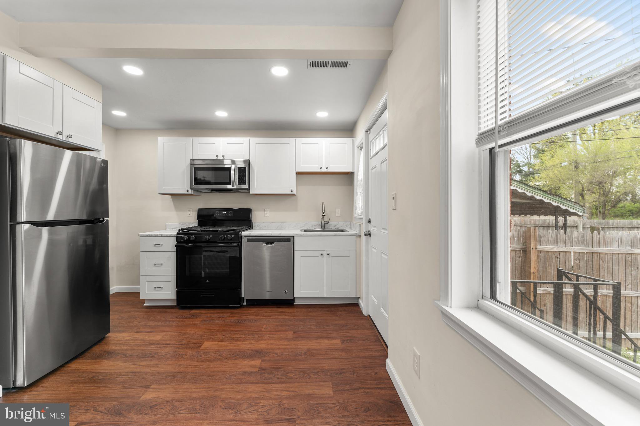 MIDDLESEX - Residential