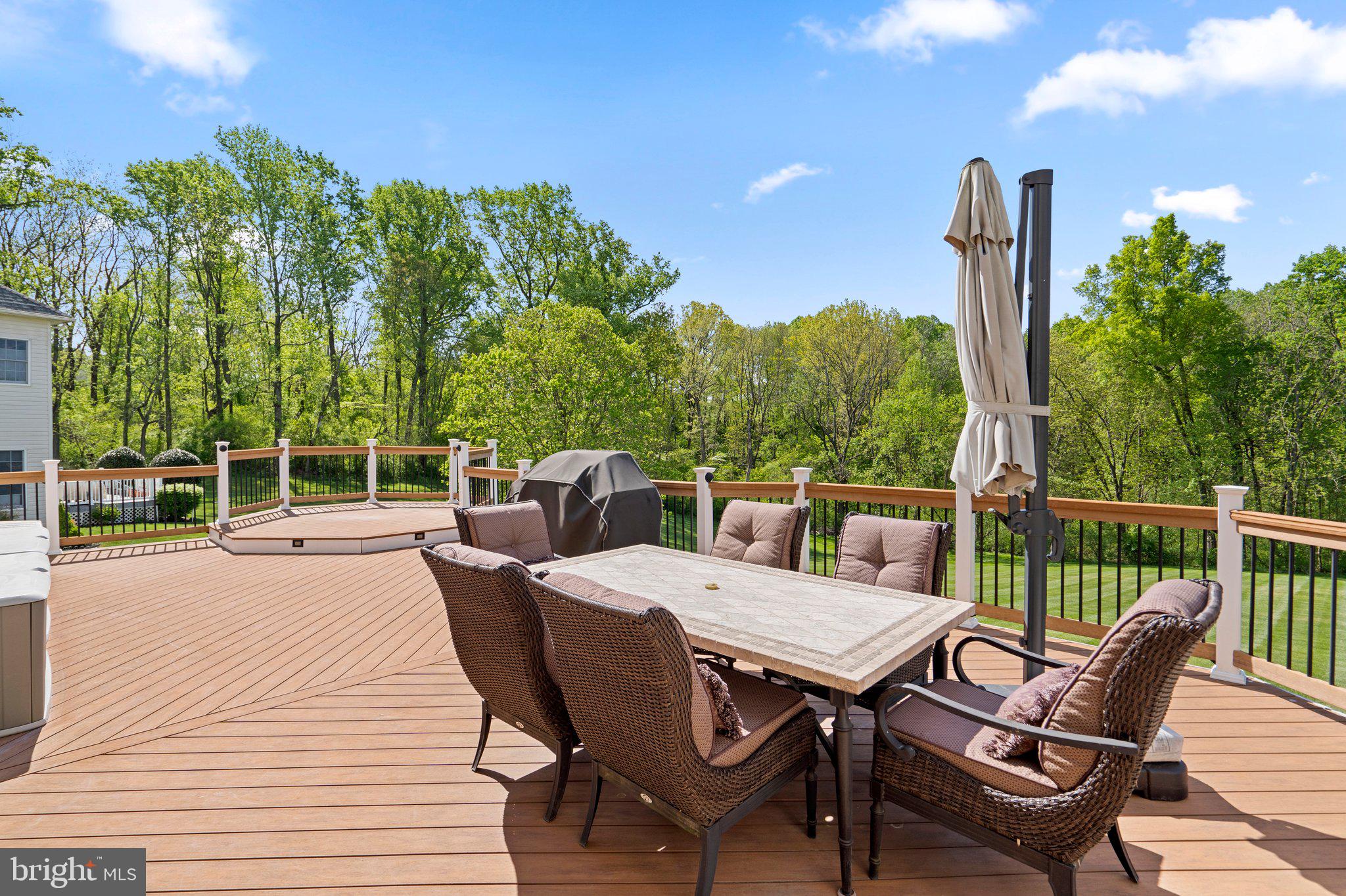 BIG BRANCH OVERLOOK - Residential