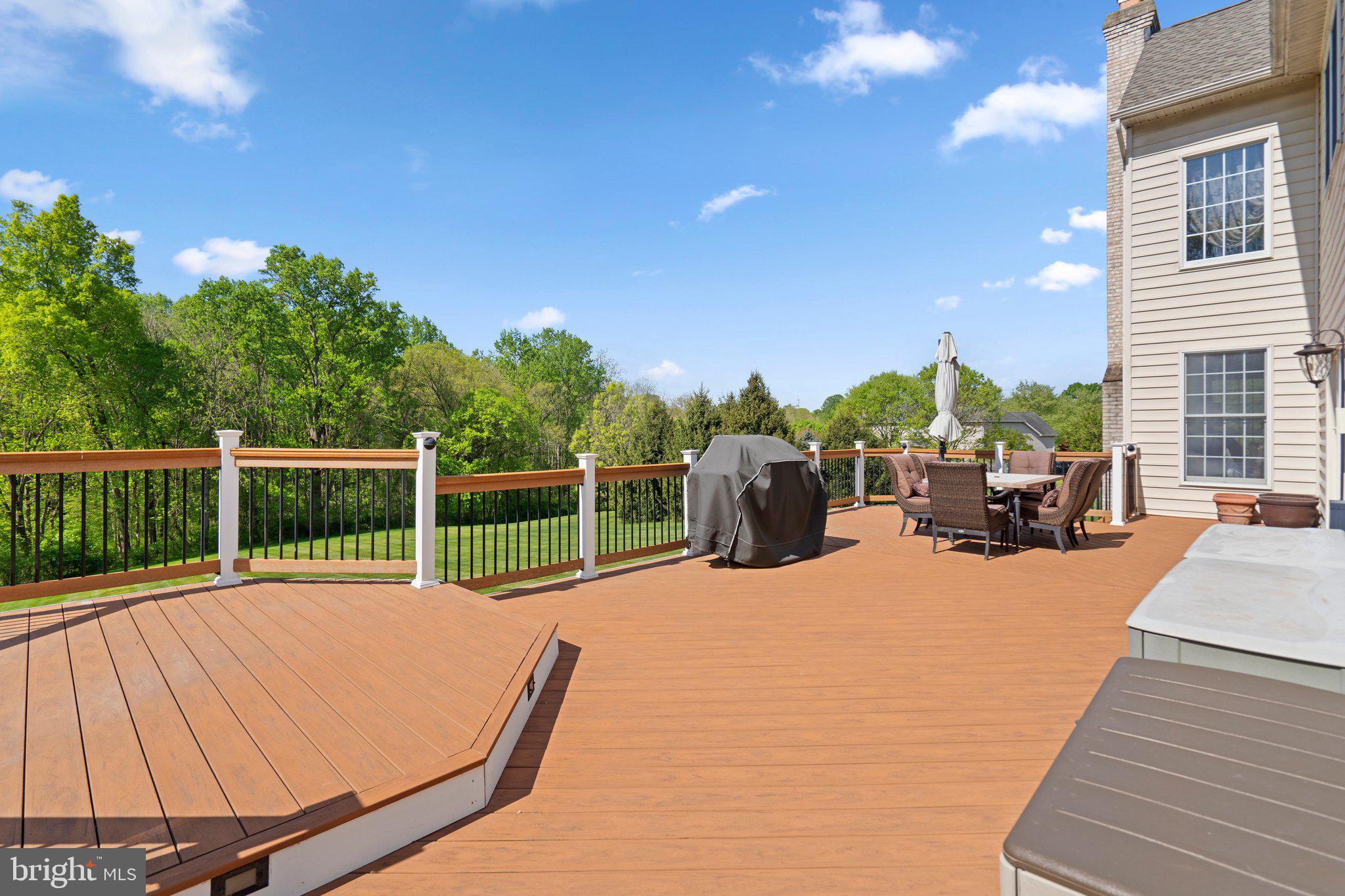 BIG BRANCH OVERLOOK - Residential