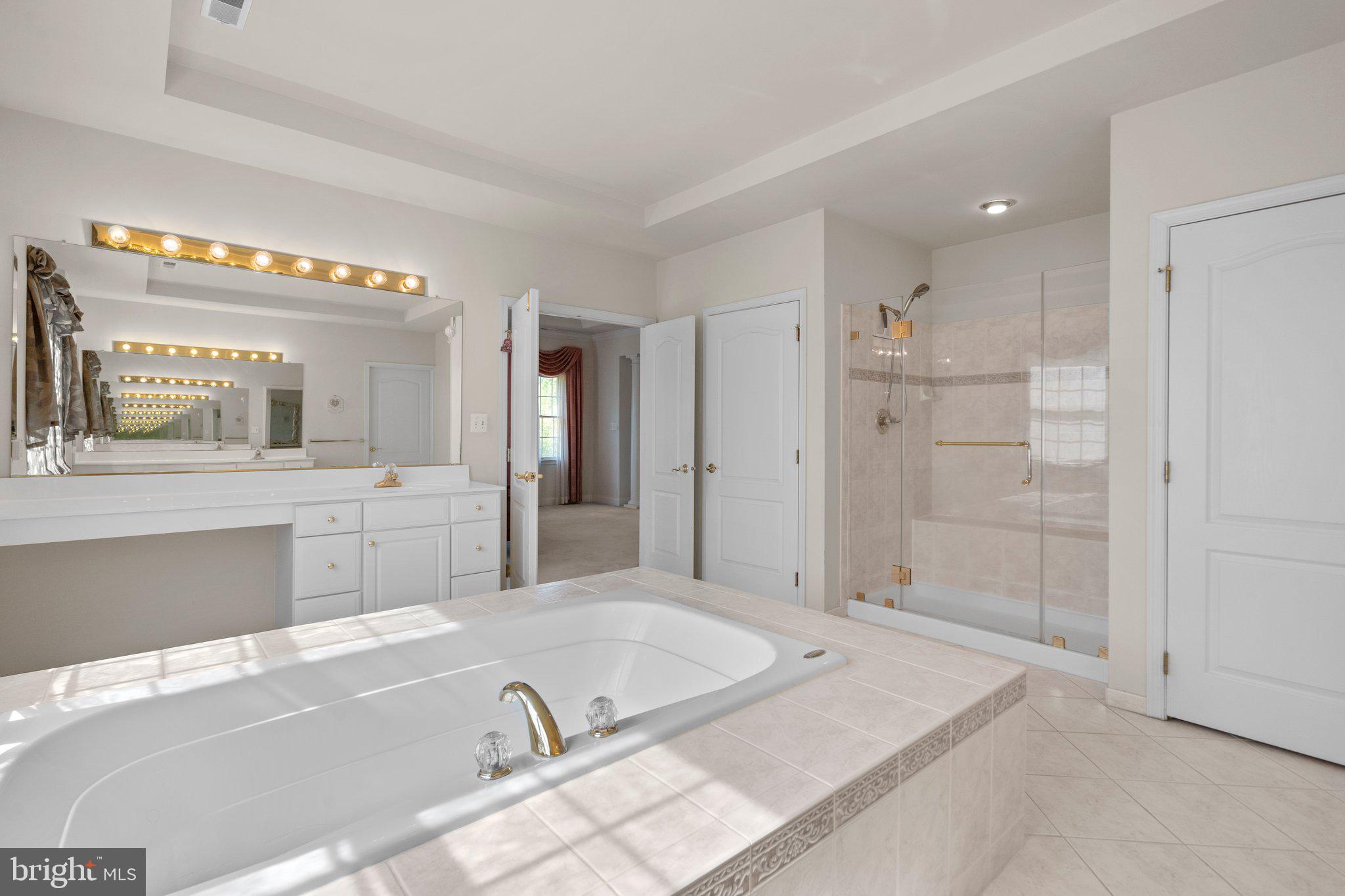 BIG BRANCH OVERLOOK - Residential