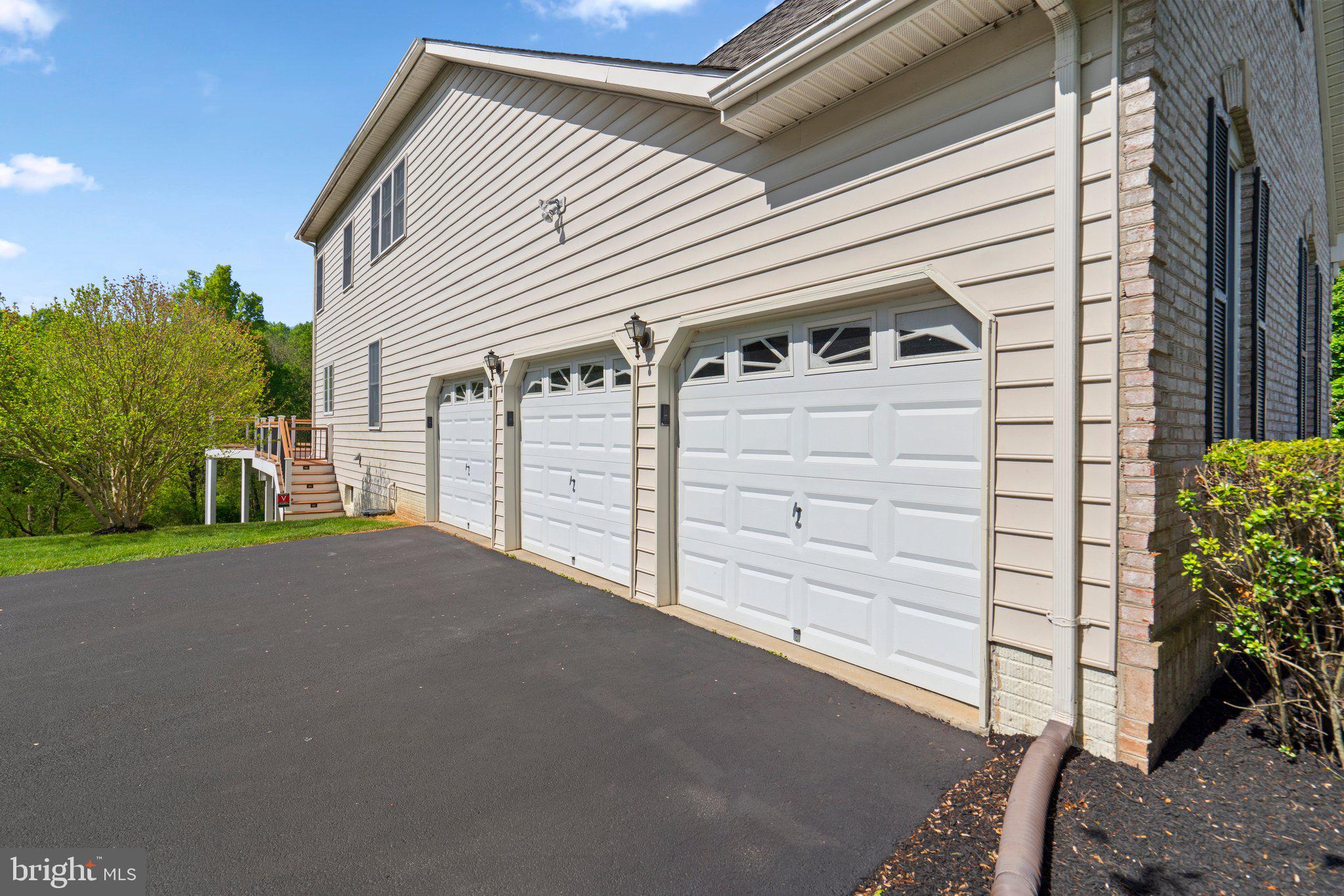 BIG BRANCH OVERLOOK - Residential