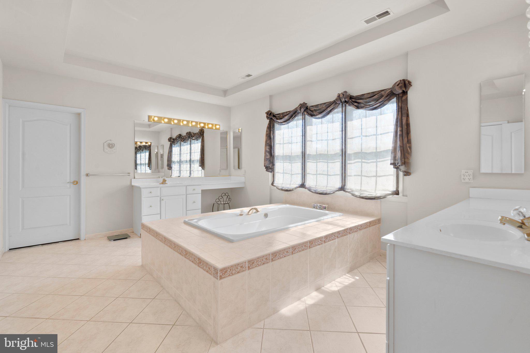 BIG BRANCH OVERLOOK - Residential