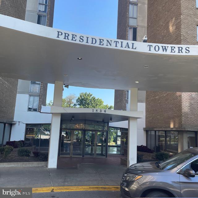 PRESIDENTIAL TOWERS - Residential