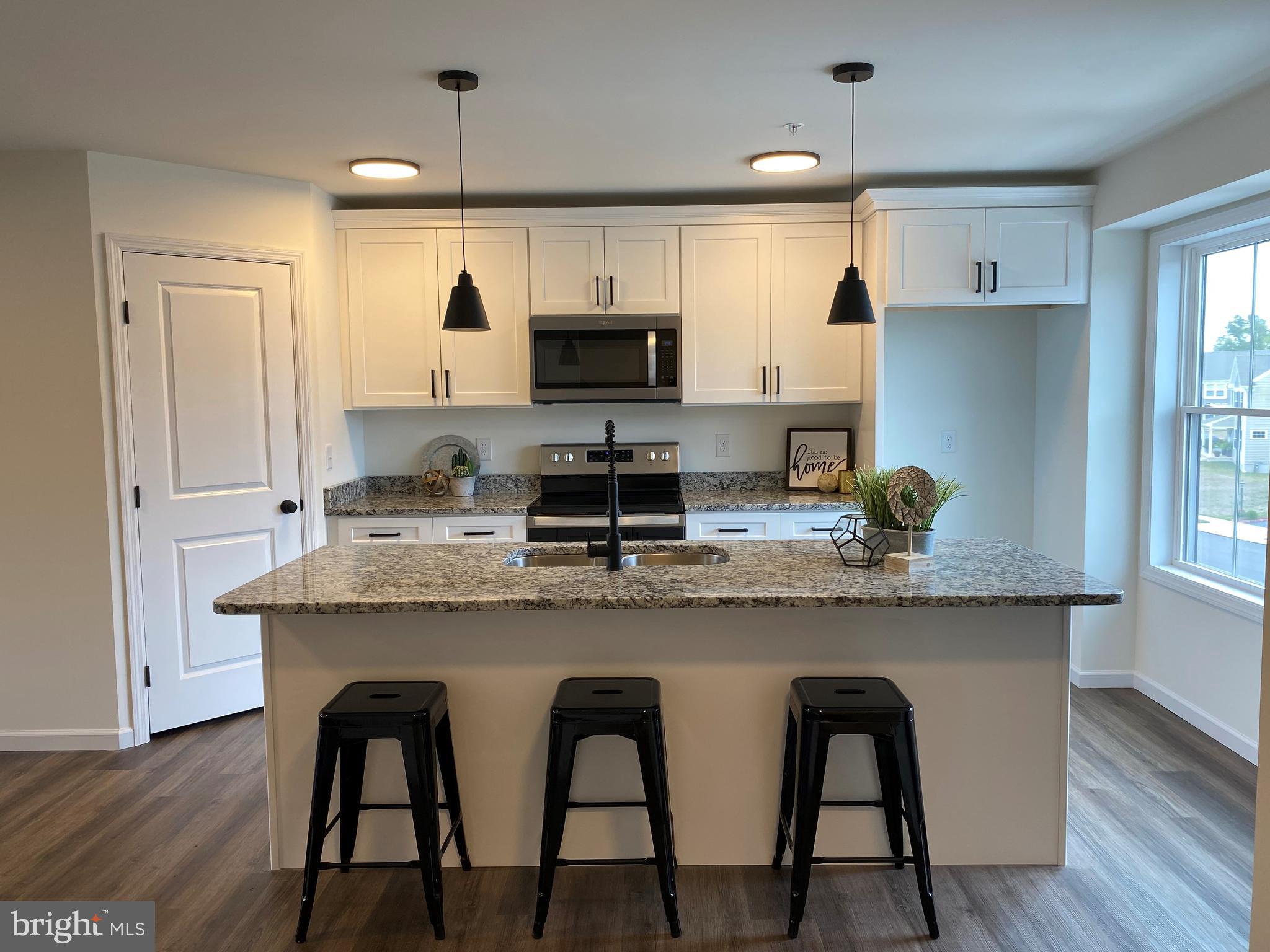 STONEGATE COMMONS - Residential