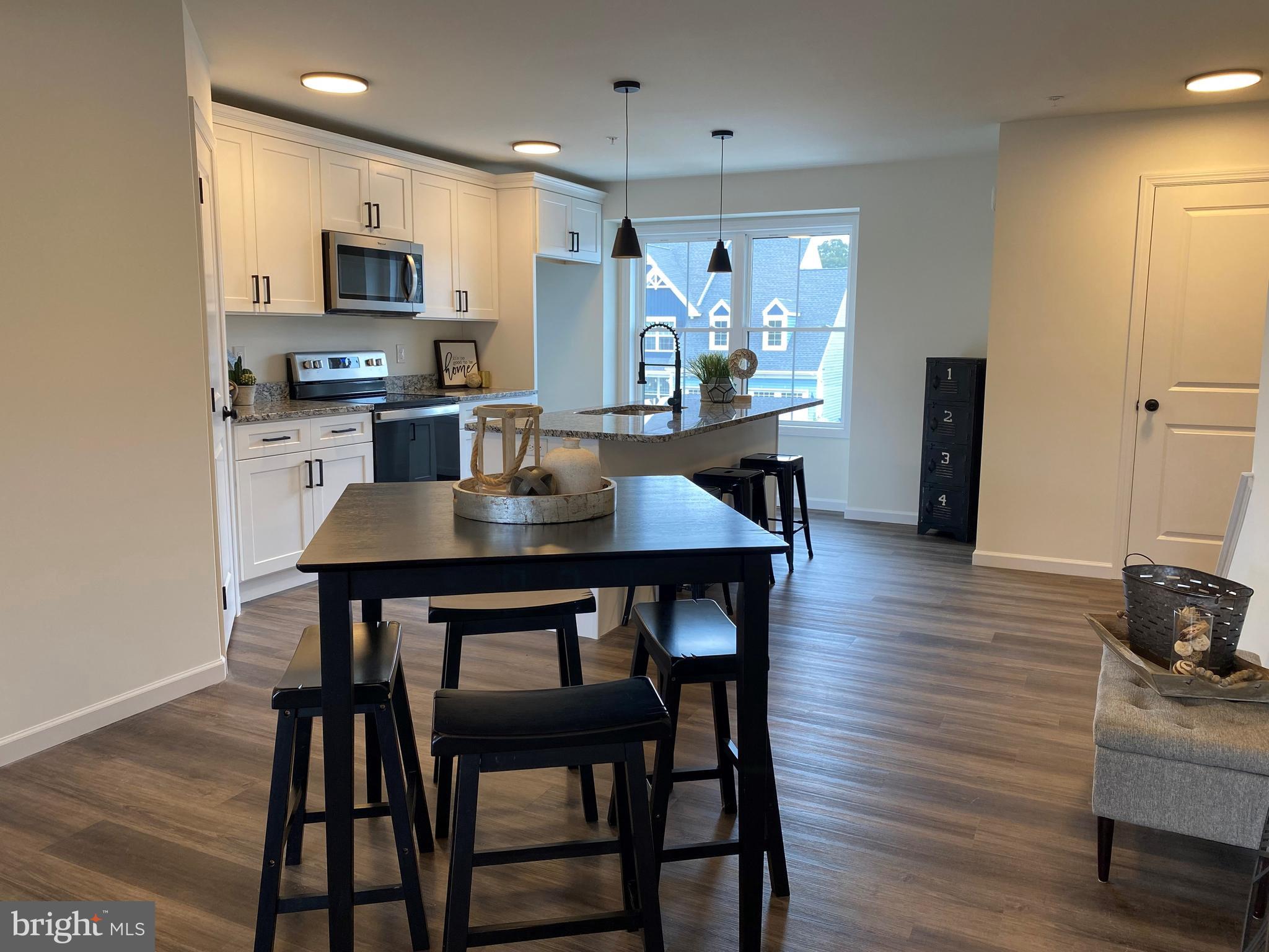 STONEGATE COMMONS - Residential