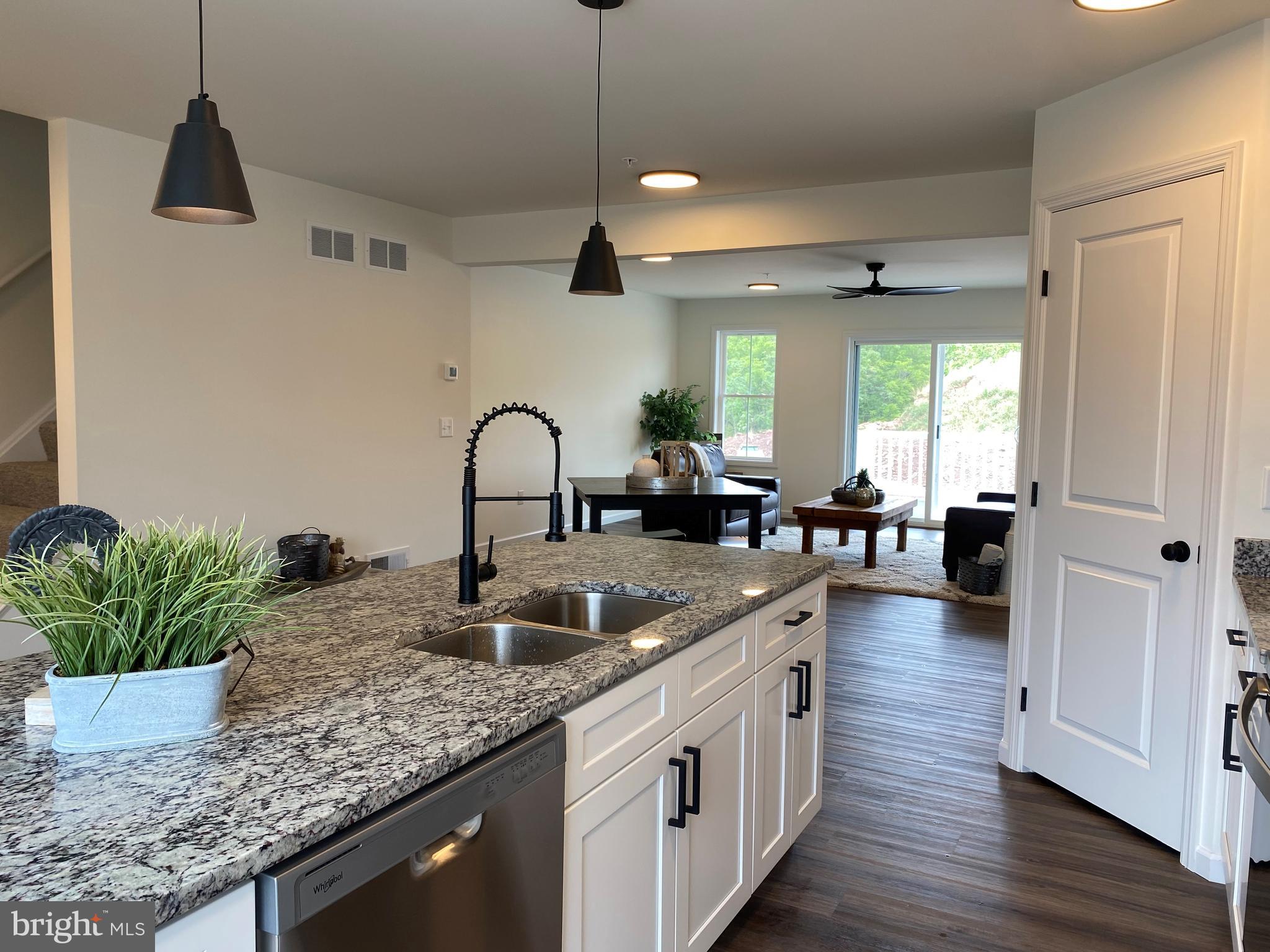 STONEGATE COMMONS - Residential