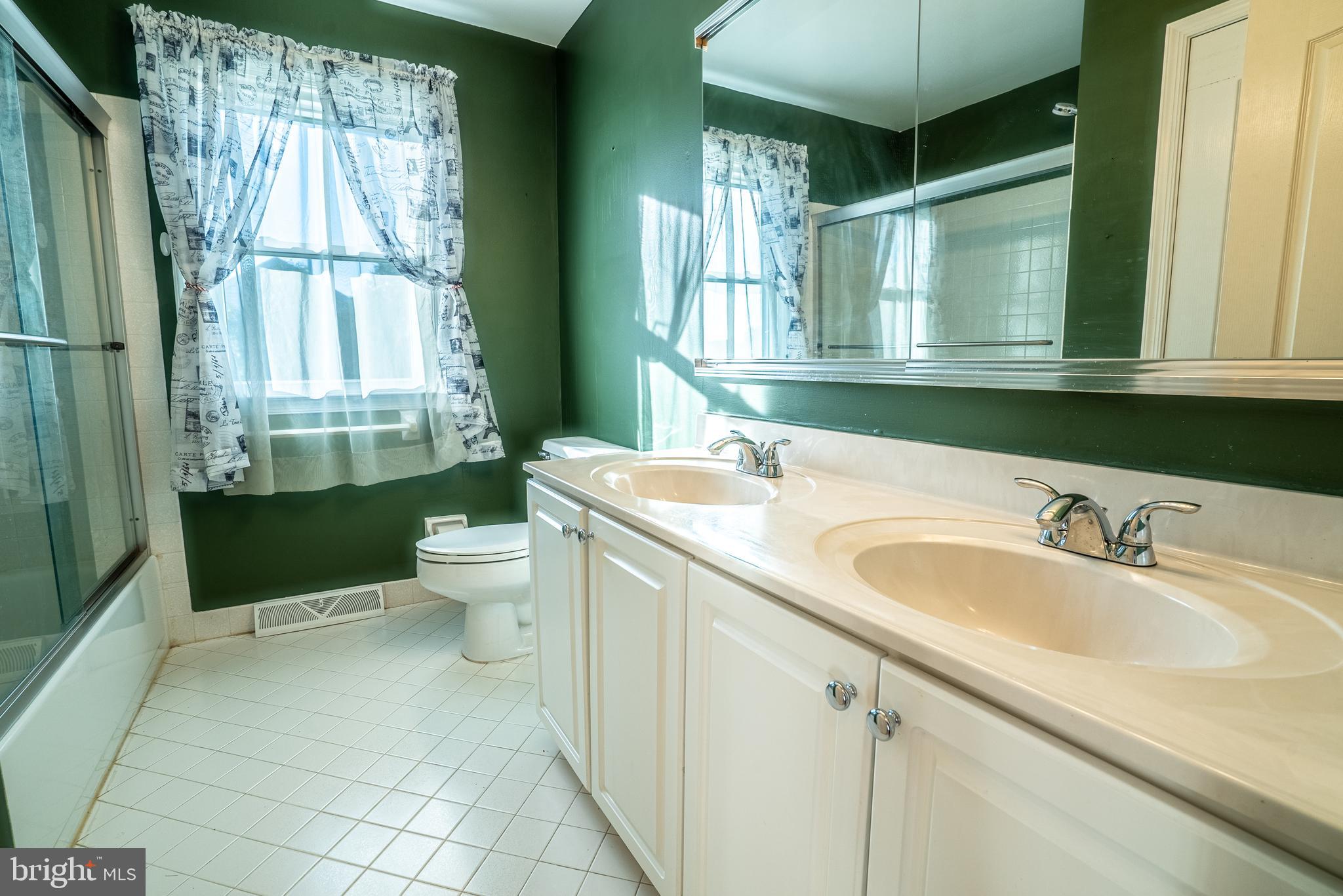 NORTHAMPTON ESTS - Residential Lease