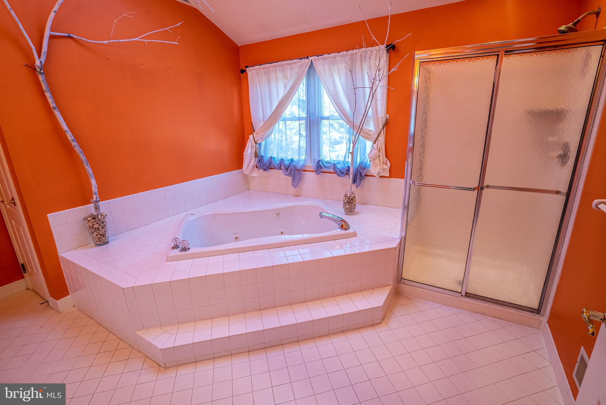 NORTHAMPTON ESTS - Residential Lease