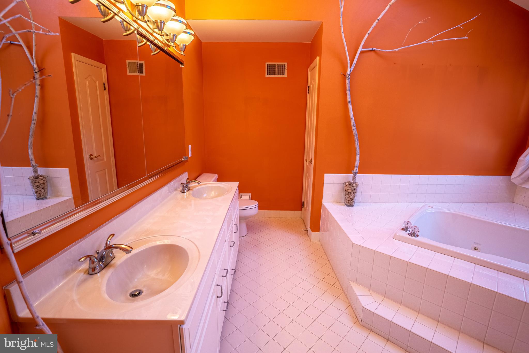 NORTHAMPTON ESTS - Residential Lease