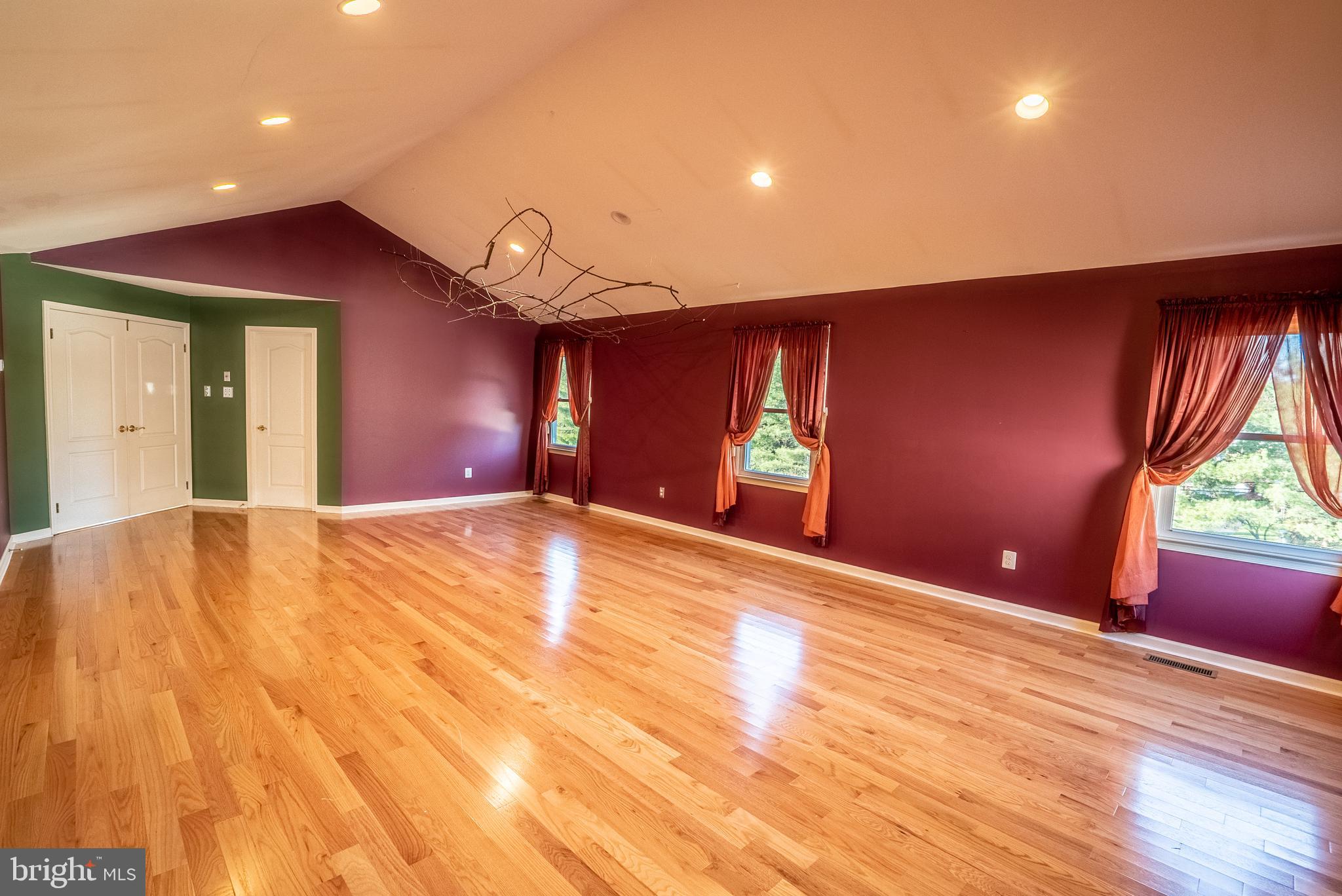 NORTHAMPTON ESTS - Residential Lease