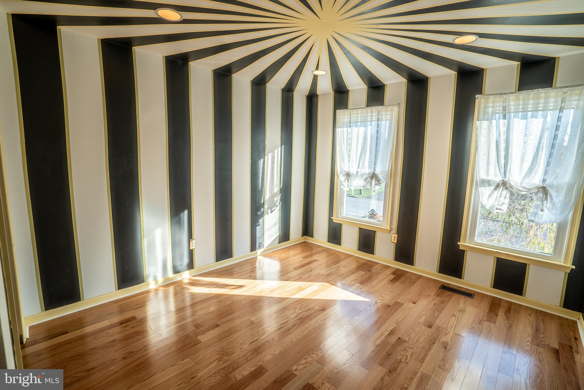 NORTHAMPTON ESTS - Residential Lease