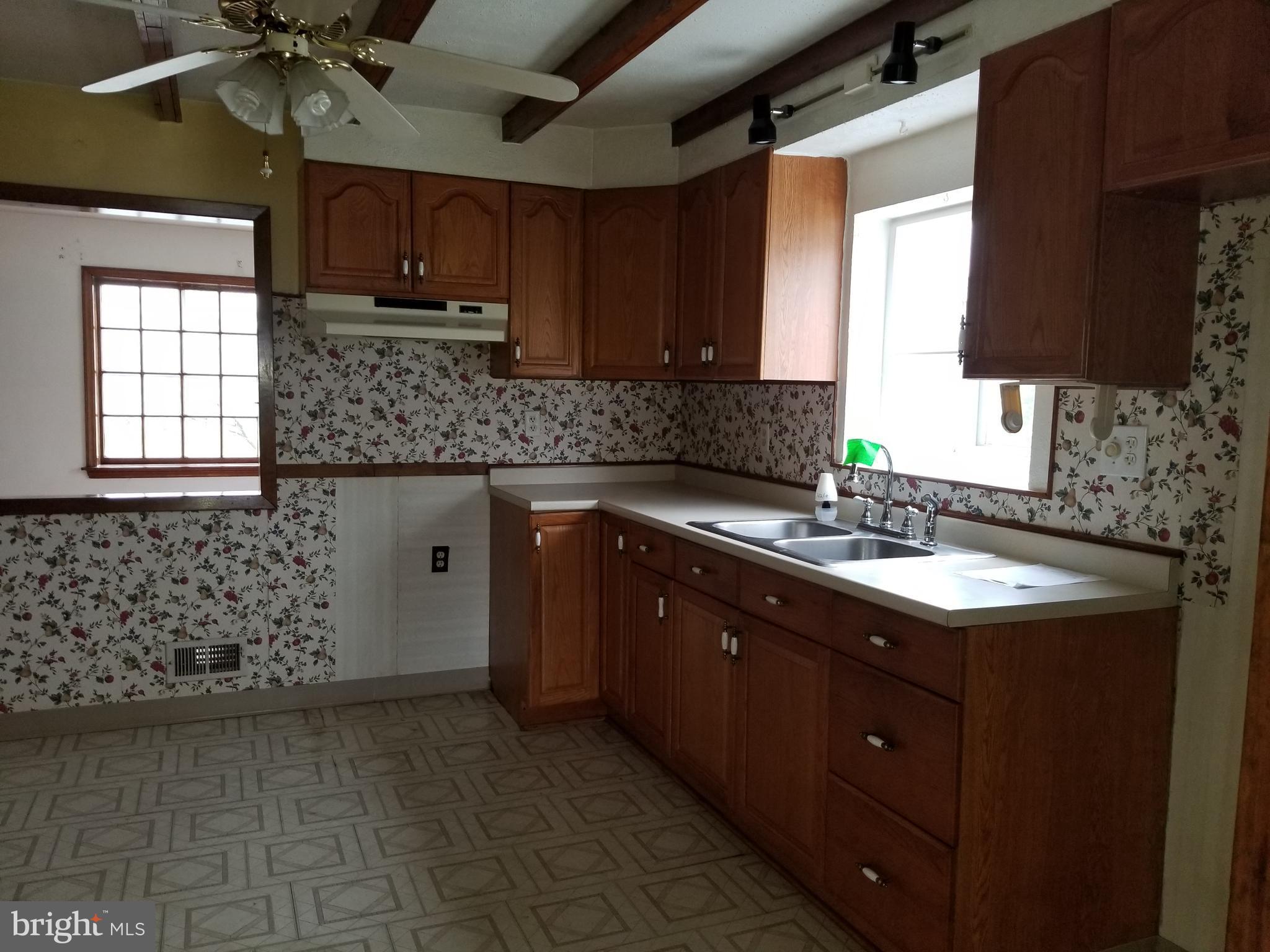 COLONIAL DRIVE - Residential