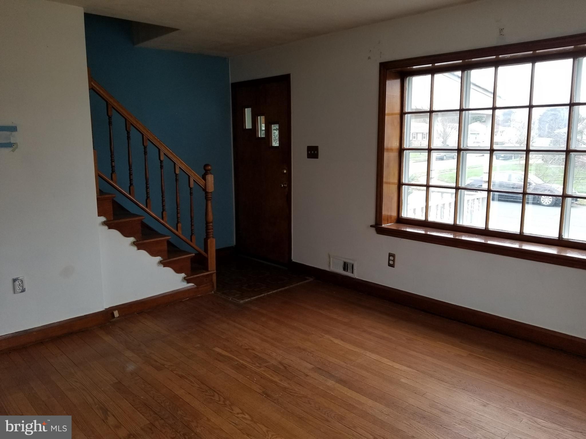 COLONIAL DRIVE - Residential