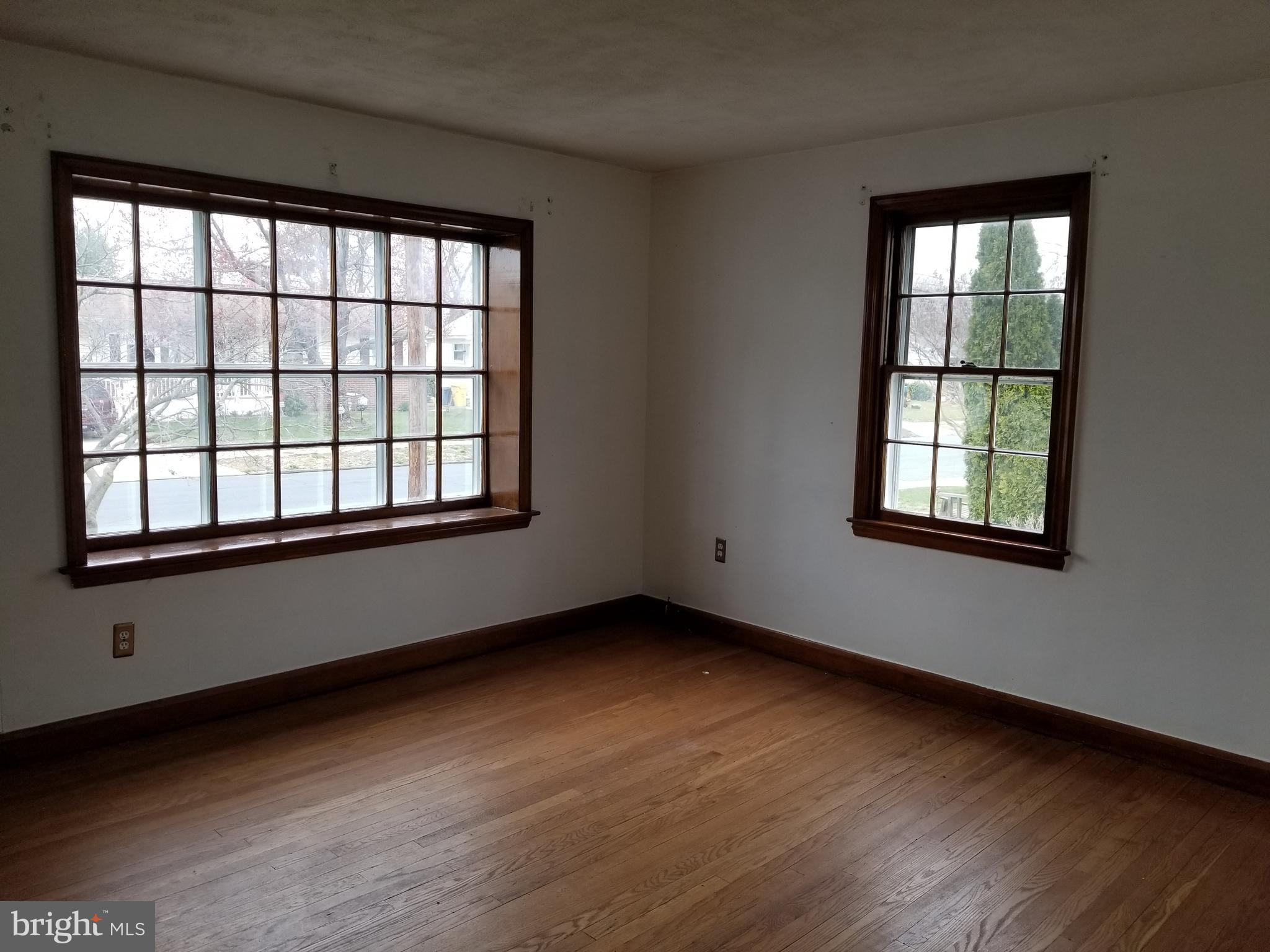 COLONIAL DRIVE - Residential