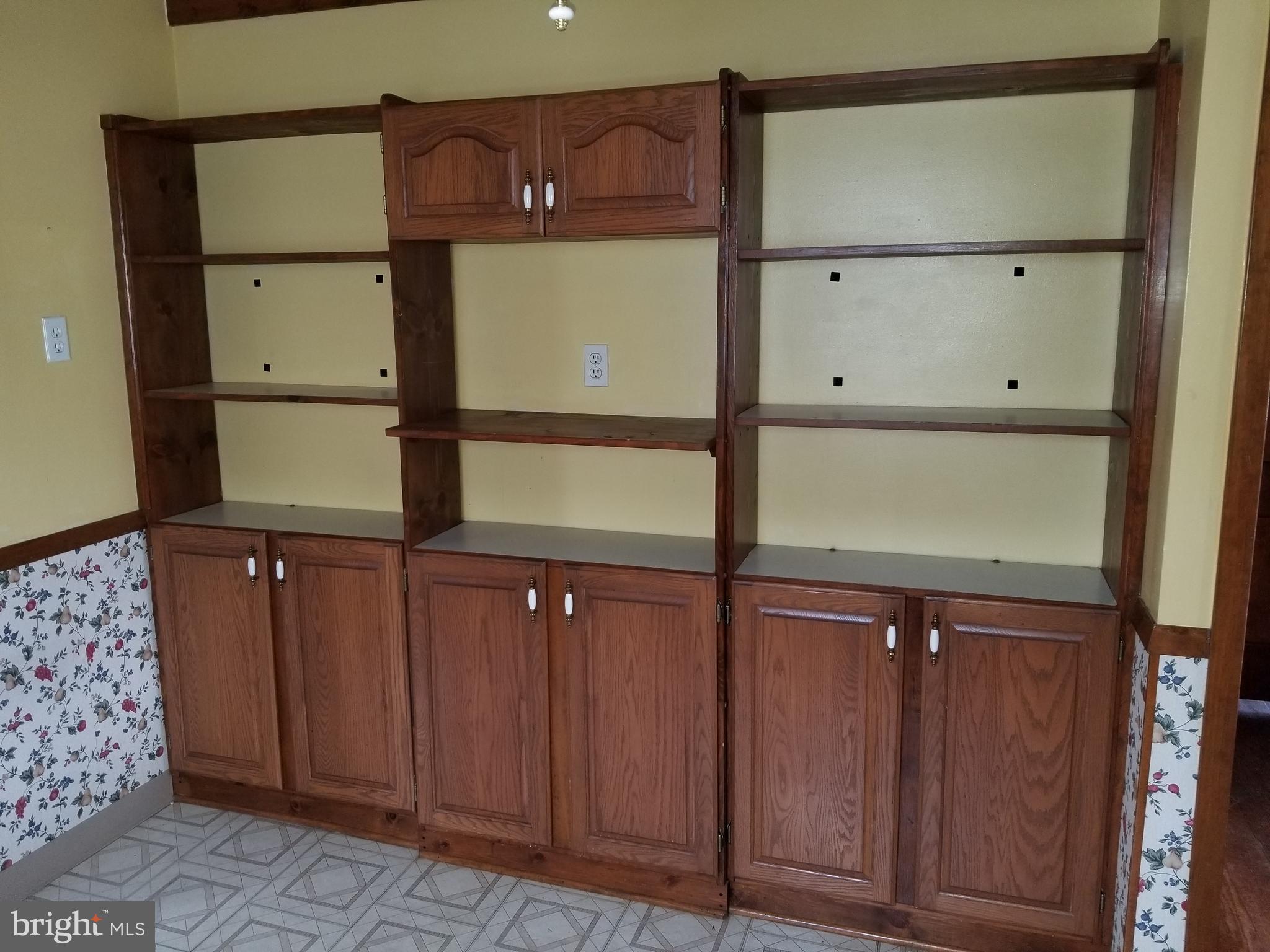 COLONIAL DRIVE - Residential