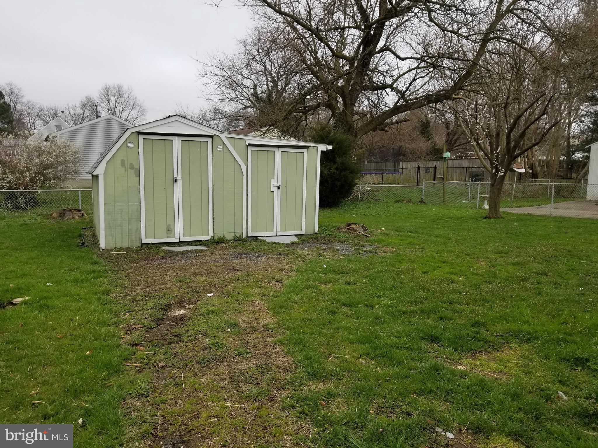 COLONIAL DRIVE - Residential