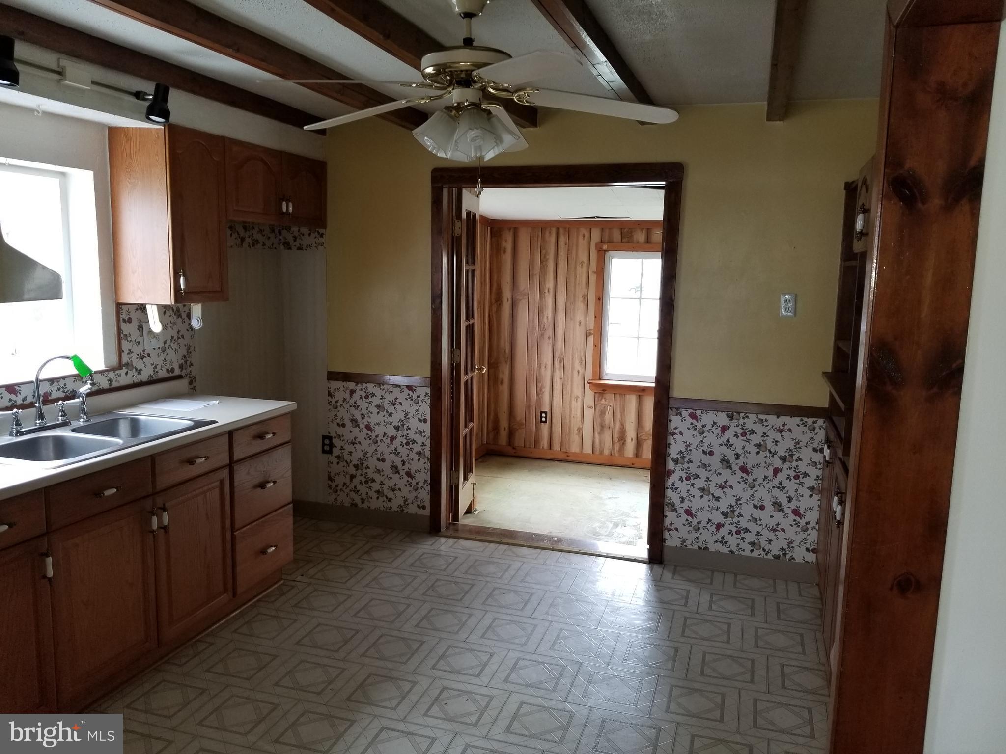 COLONIAL DRIVE - Residential