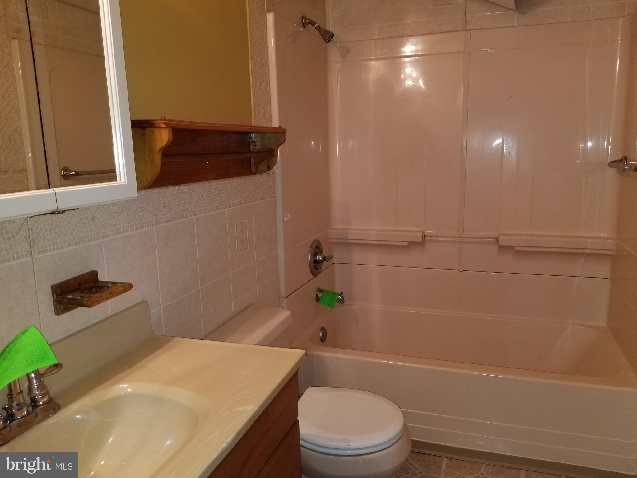 COLONIAL DRIVE - Residential