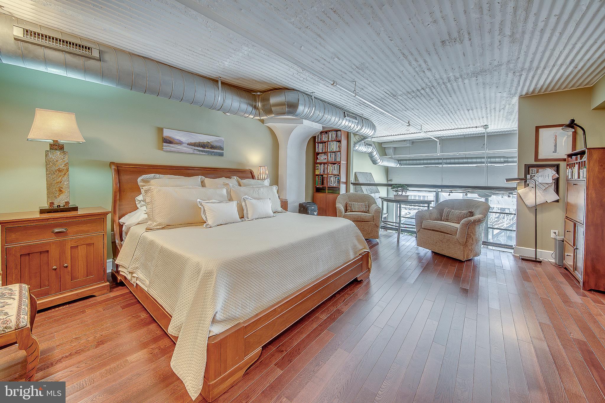 LOGAN SQUARE - Residential