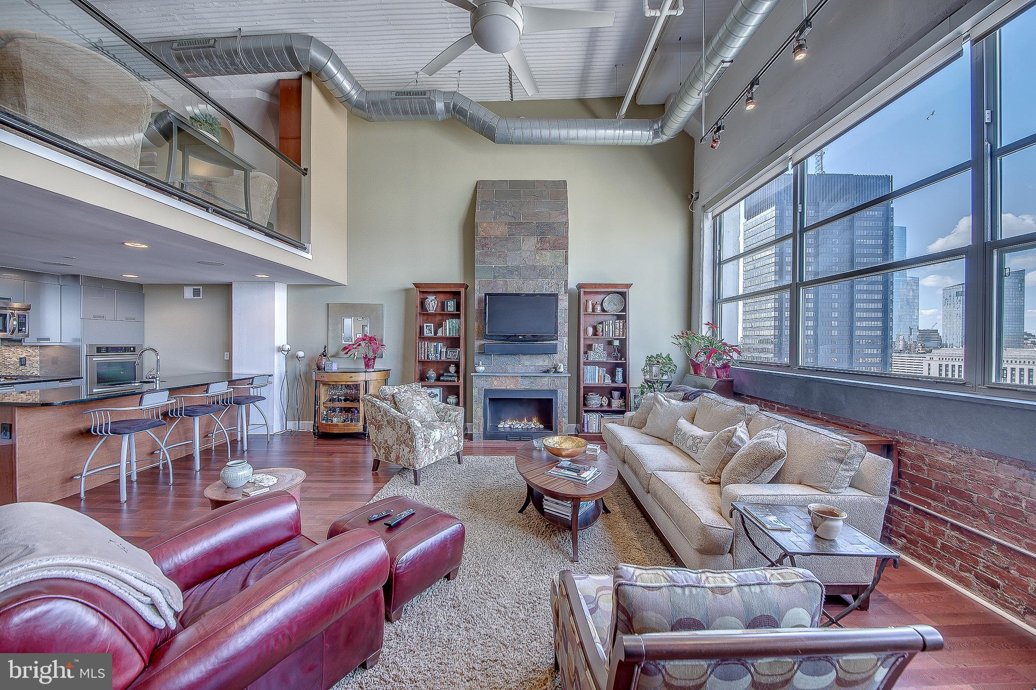 LOGAN SQUARE - Residential