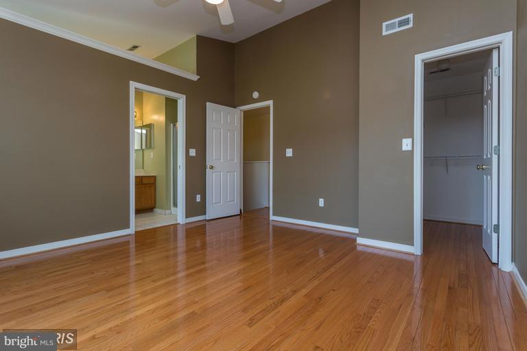 STONE RIVER - Residential Lease