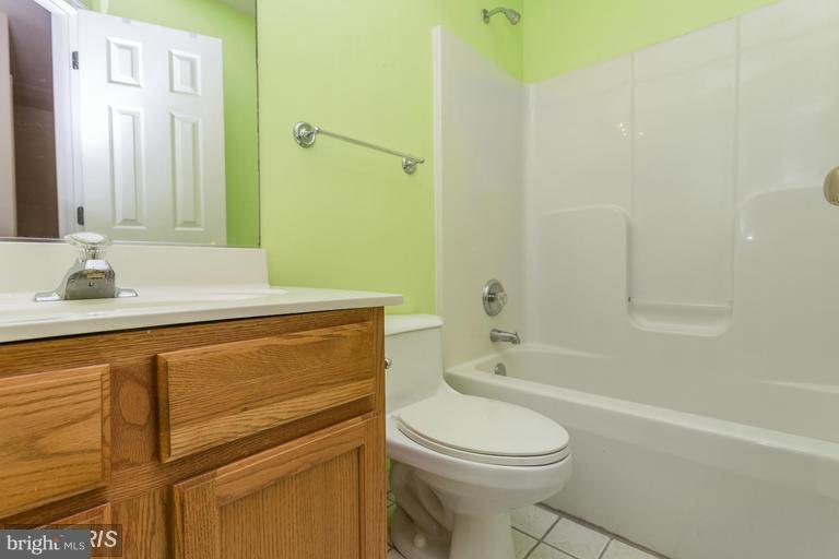 STONE RIVER - Residential Lease