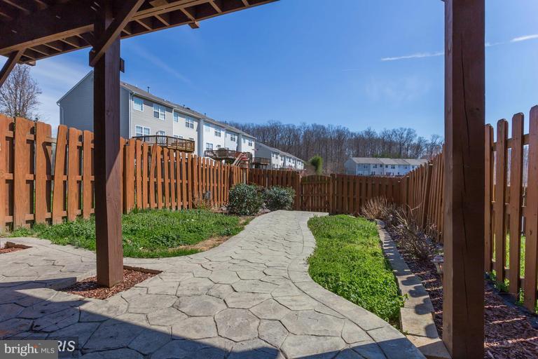 STONE RIVER - Residential Lease