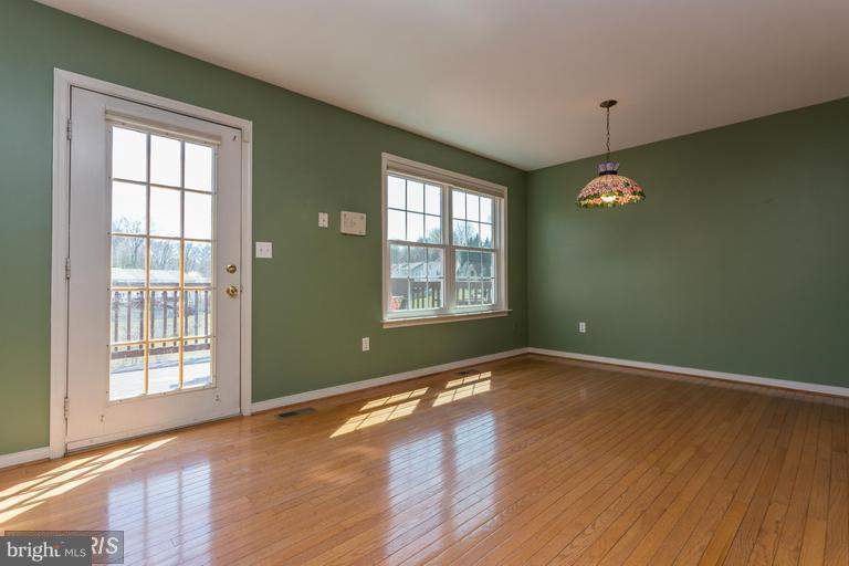 STONE RIVER - Residential Lease