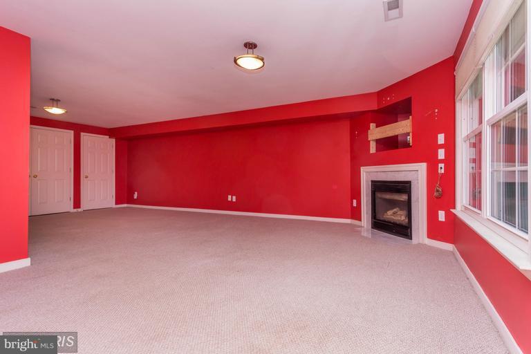 STONE RIVER - Residential Lease