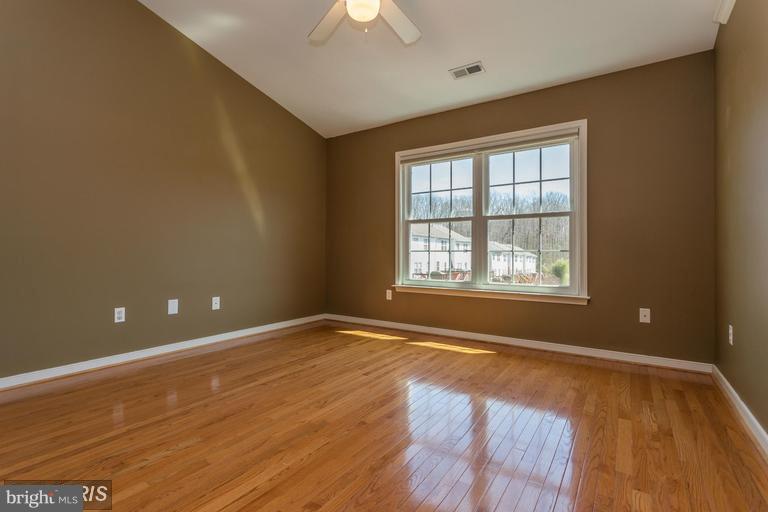 STONE RIVER - Residential Lease