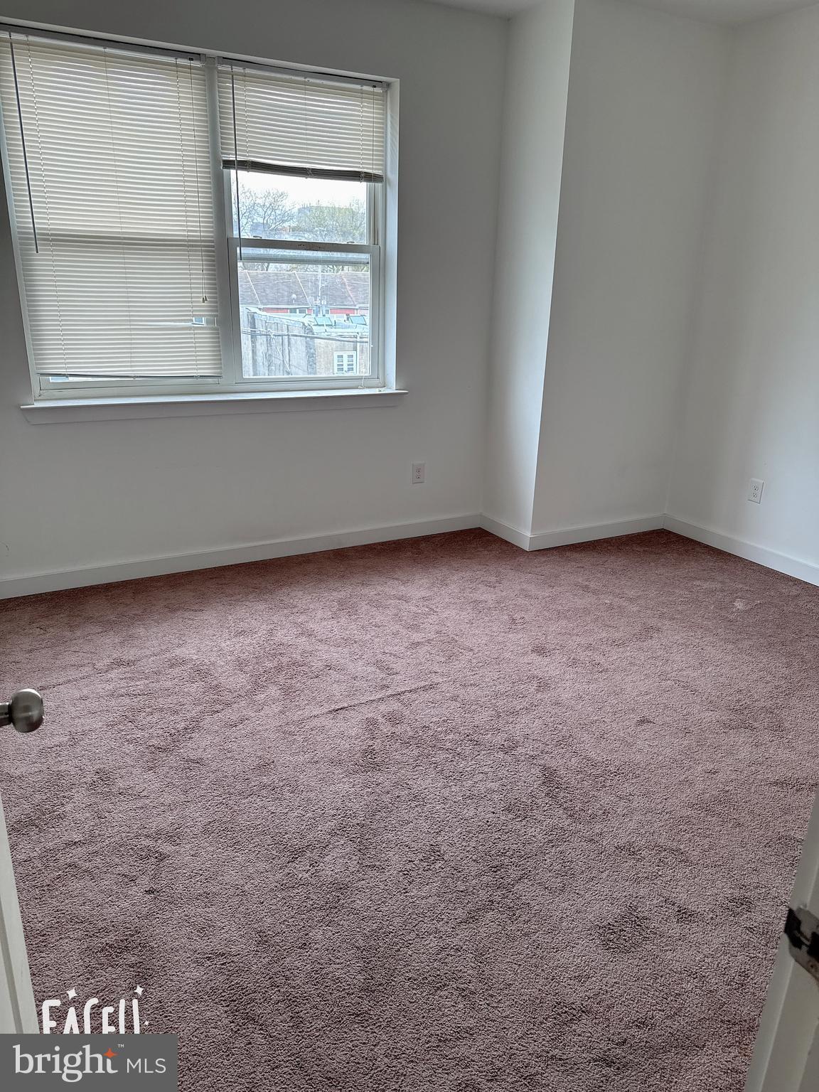 1511 W SEYBERT STREET